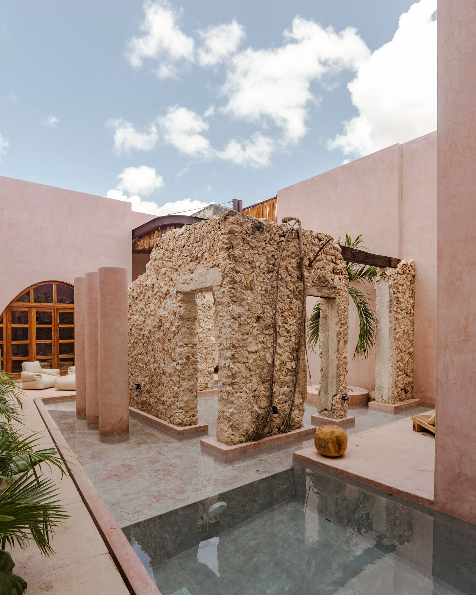 casa-rosa_villa_merida-mexico_exterior-pool-design.jpg