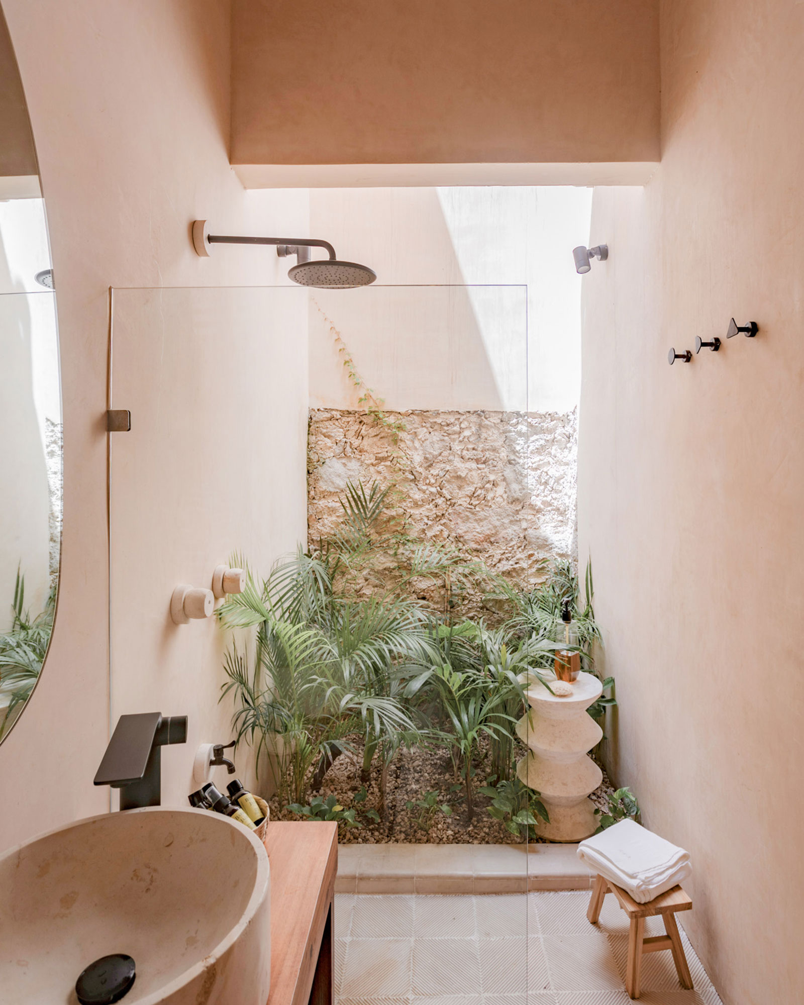 casa-piedra-merida_villa_merida-mexico_interior-bathroom-shower.jpg