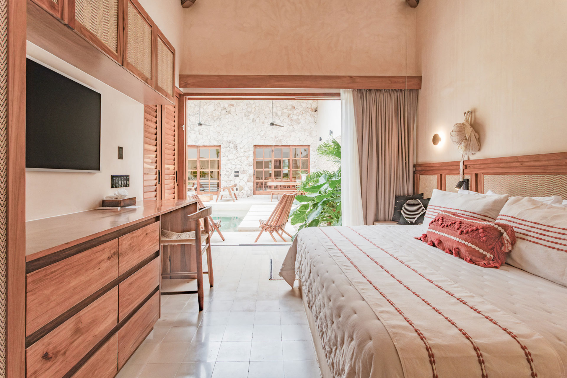 casa-piedra-merida_villa_merida-mexico_interior-bed-room-design.jpg