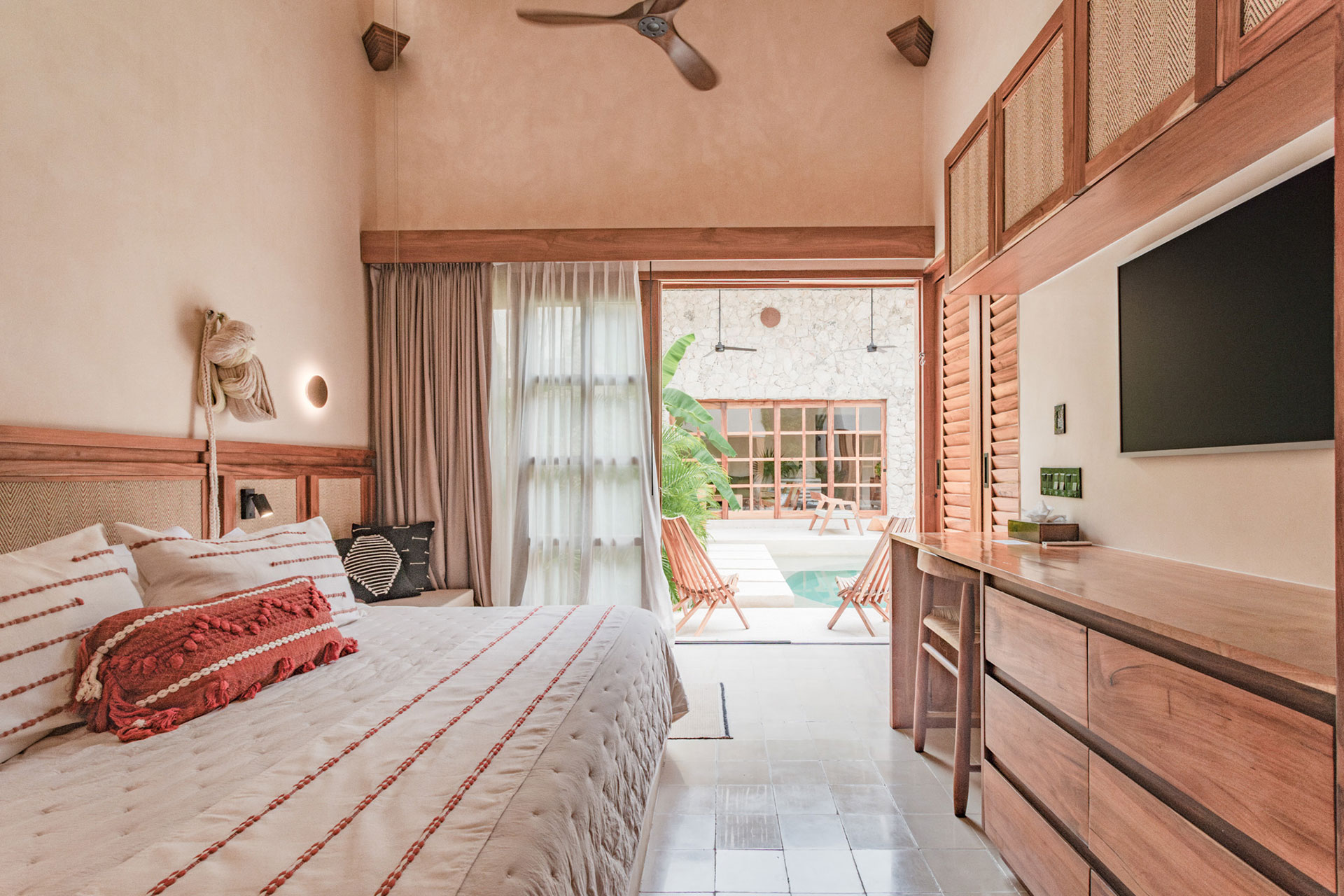 casa-piedra-merida_villa_merida-mexico_interior-bed-room-view.jpg