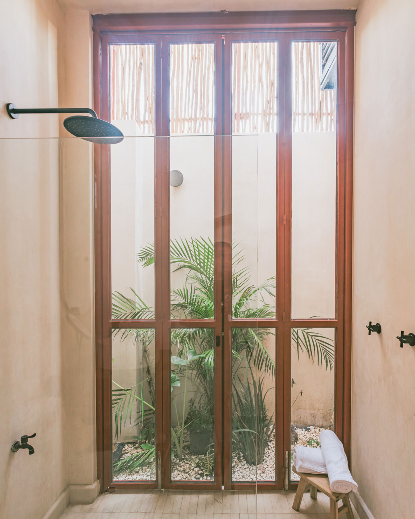 casa-chamaca-merida_house_merida-mexico_interior-shower.jpg