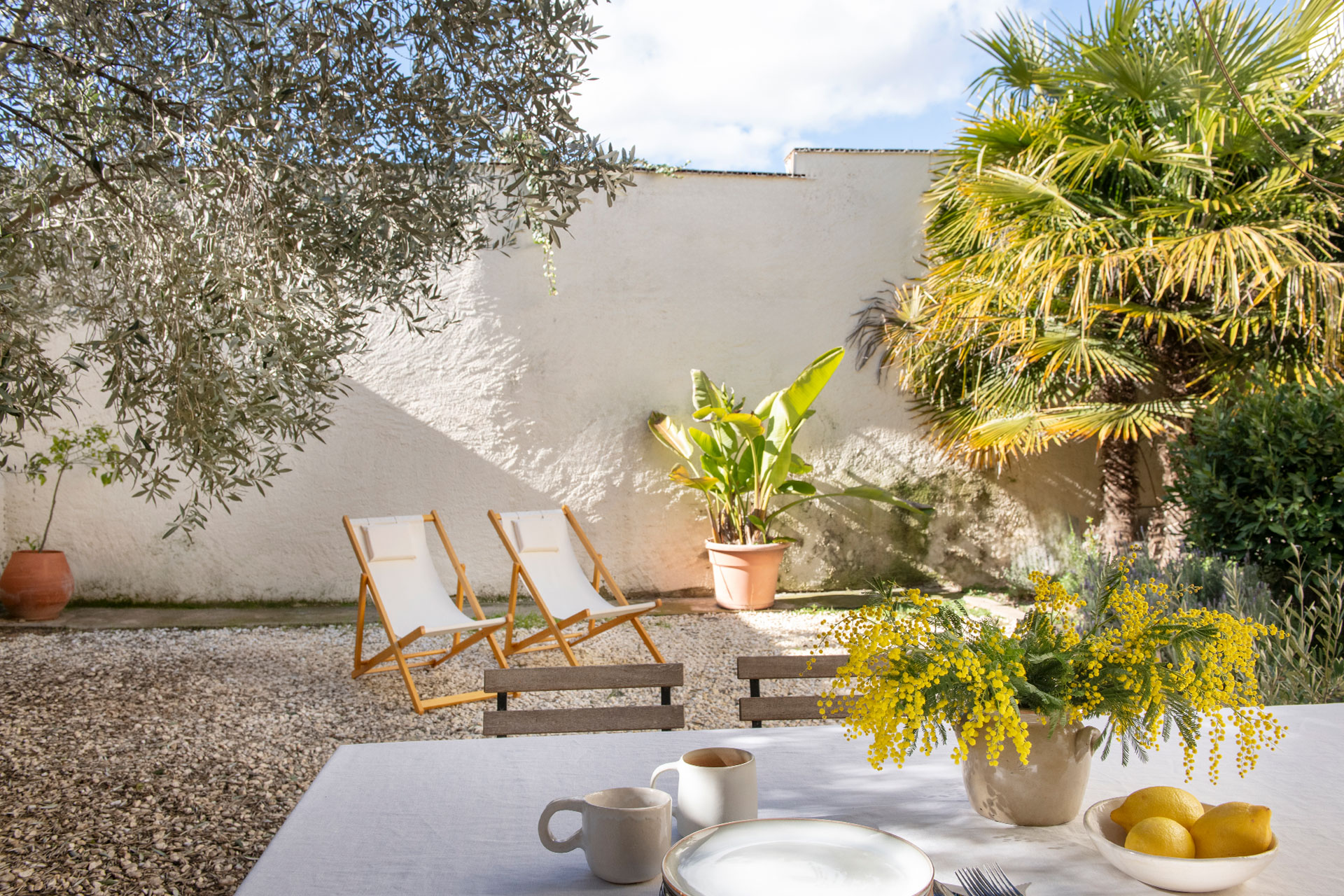 casa-maltesa_house_Catalonia-Spain_exterior-chairs.jpg