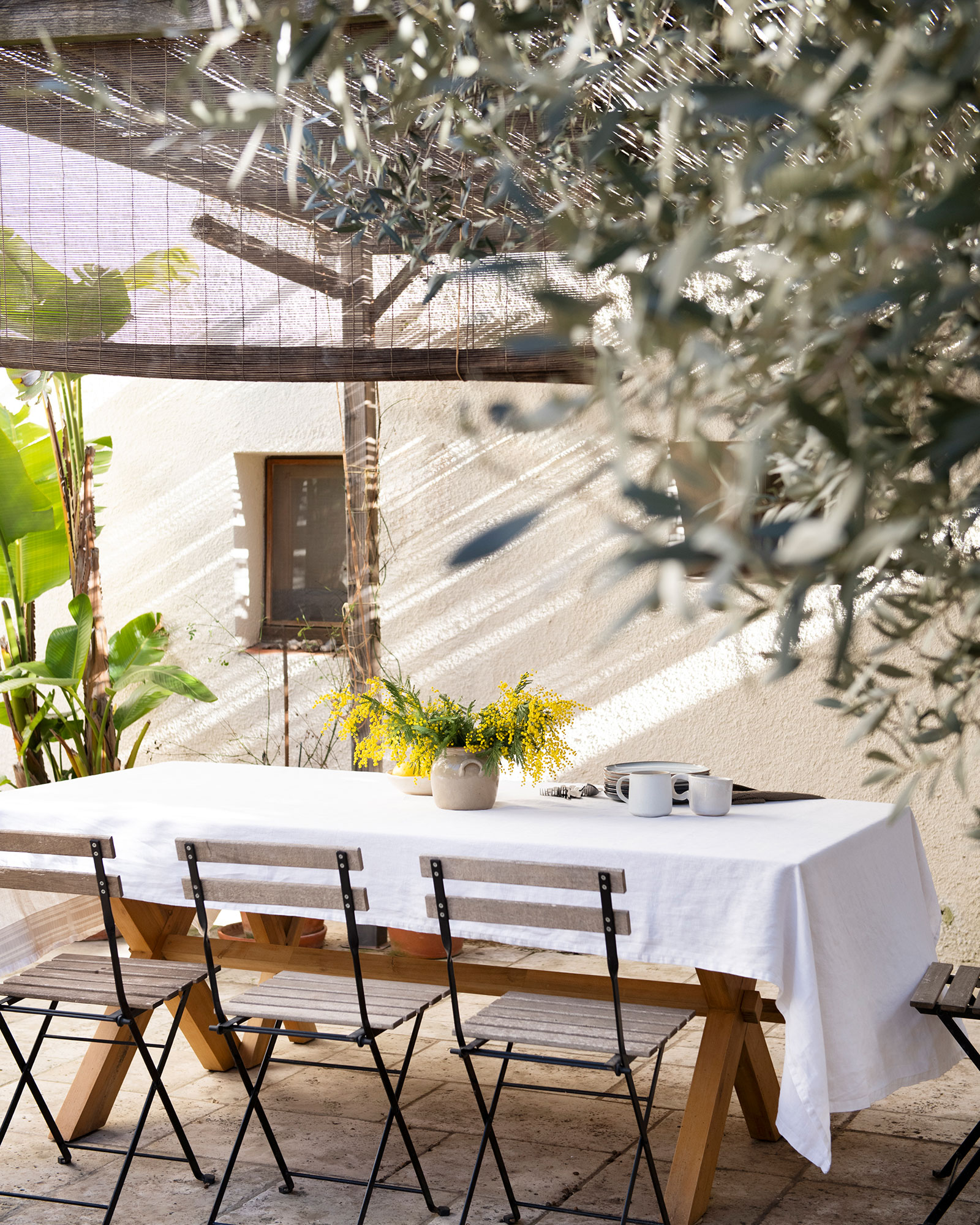 casa-maltesa_house_Catalonia-Spain_exterior-table-design.jpg