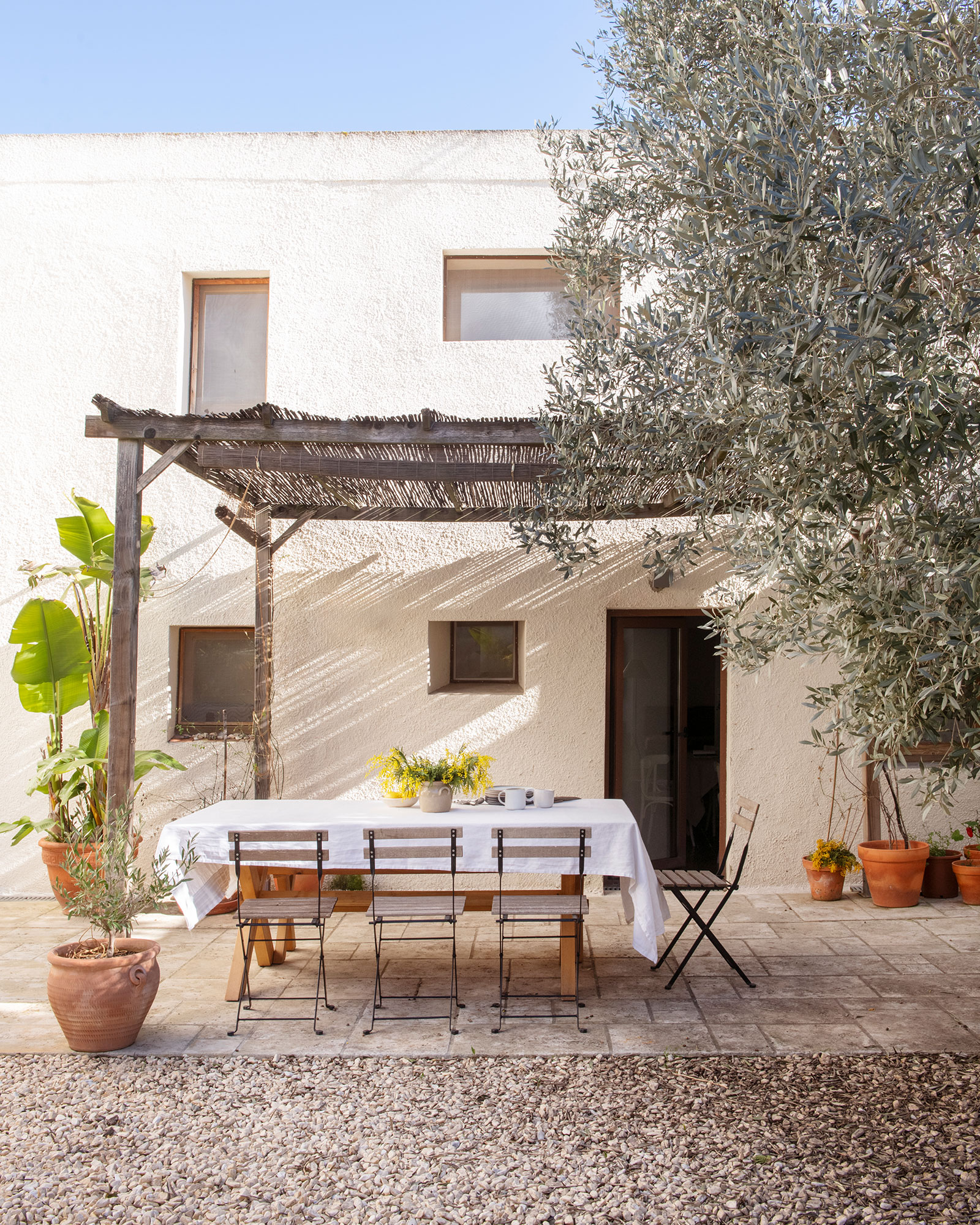 casa-maltesa_house_Catalonia-Spain_exterior-terrace-table.jpg