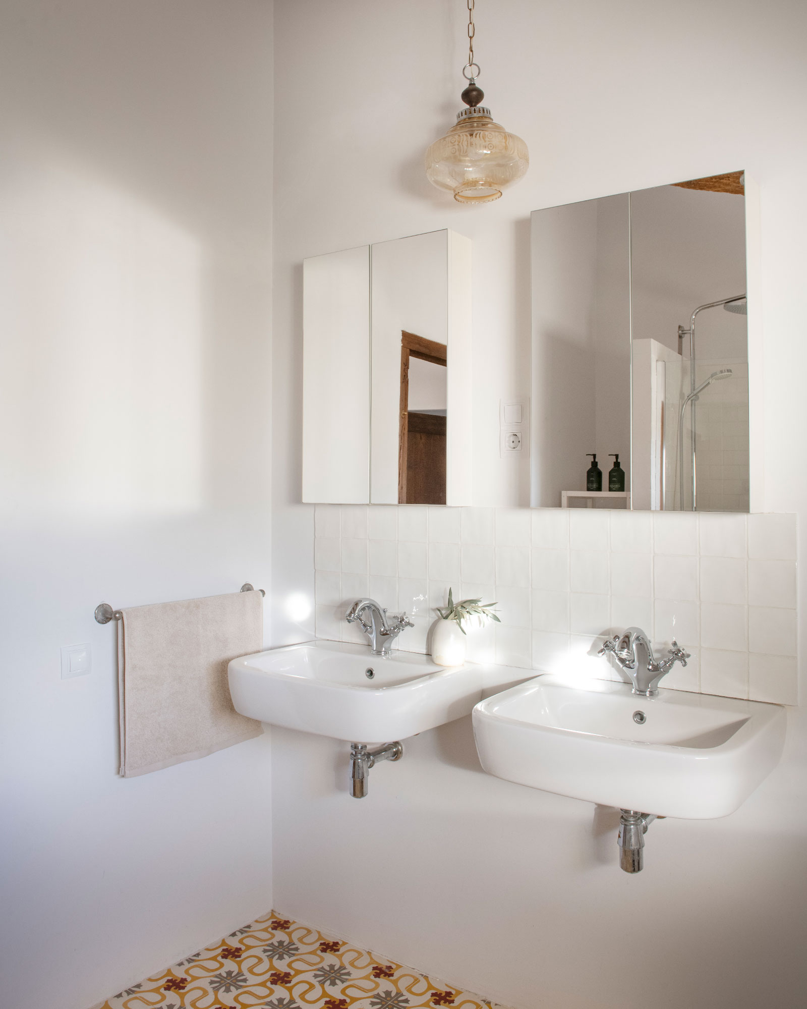 casa-maltesa_house_Catalonia-Spain_interior-bathroom.jpg