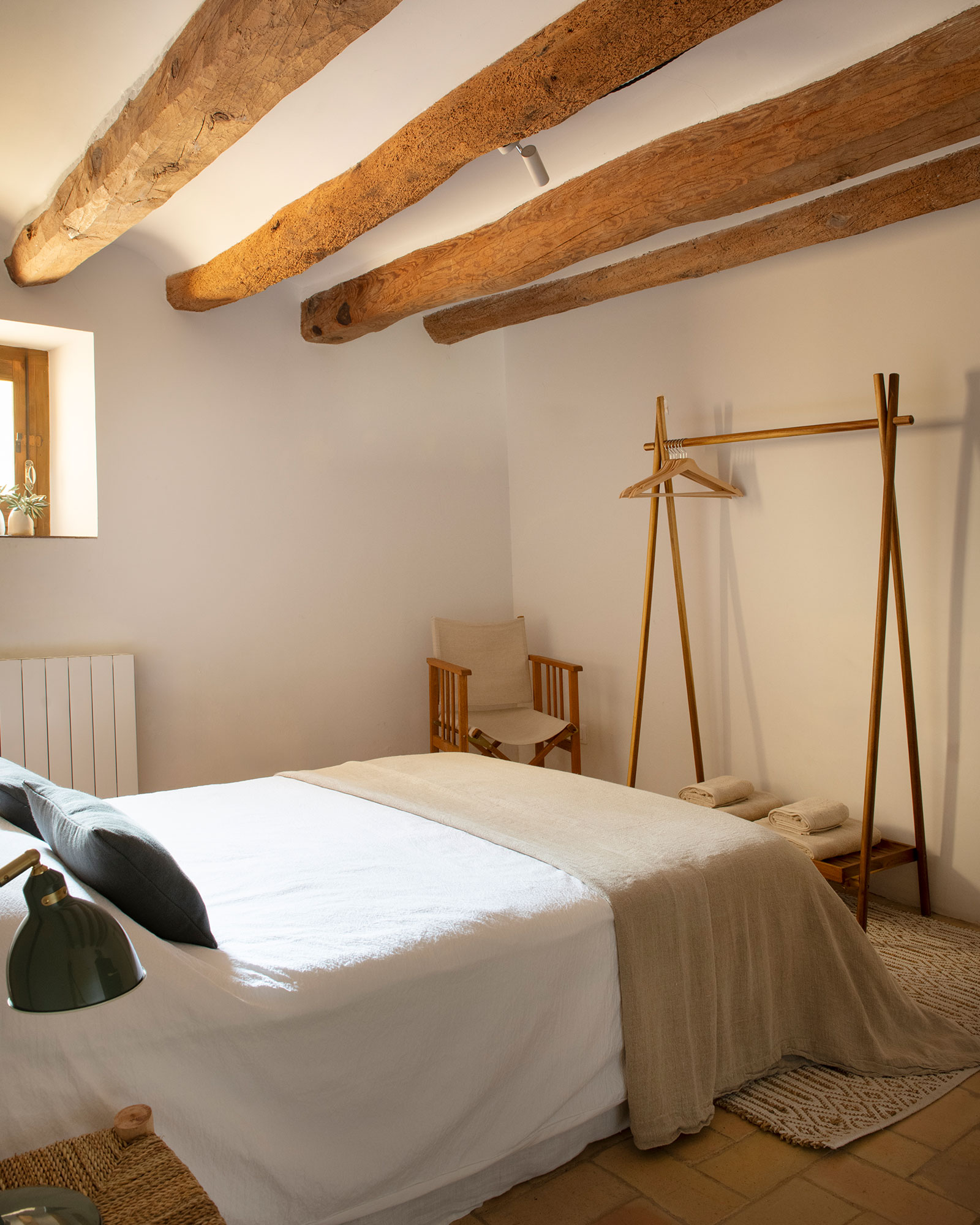 casa-maltesa_house_Catalonia-Spain_interior-bedroom-detail-space.jpg