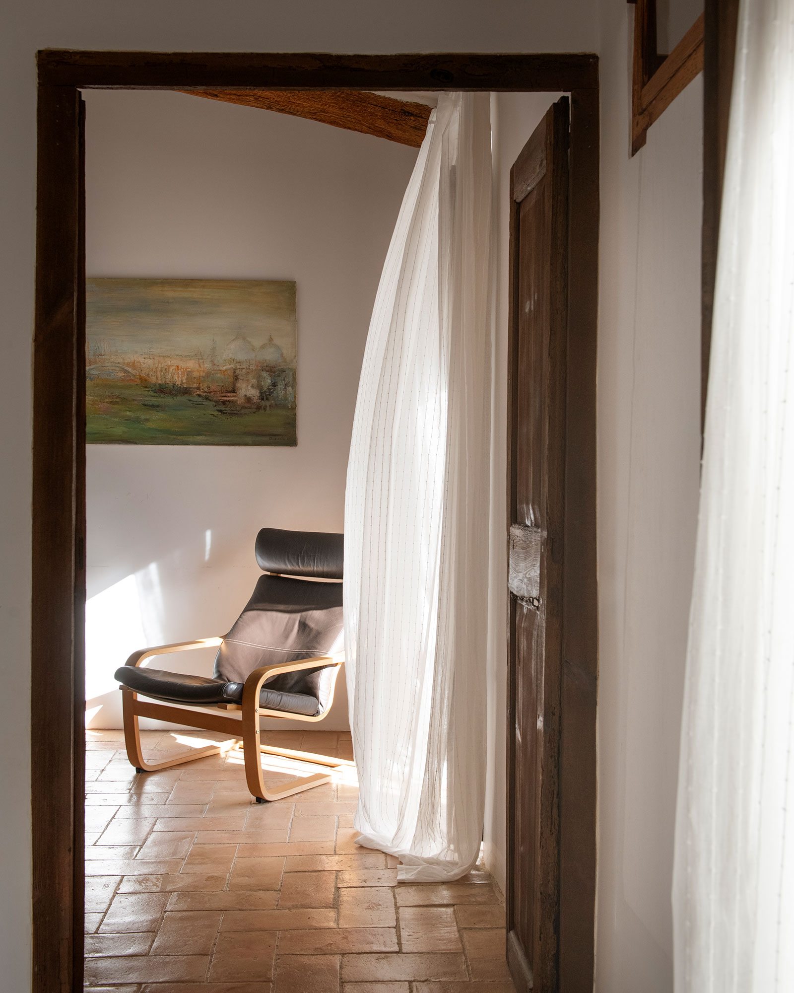 casa-maltesa_house_Catalonia-Spain_interior-chair-design.jpg