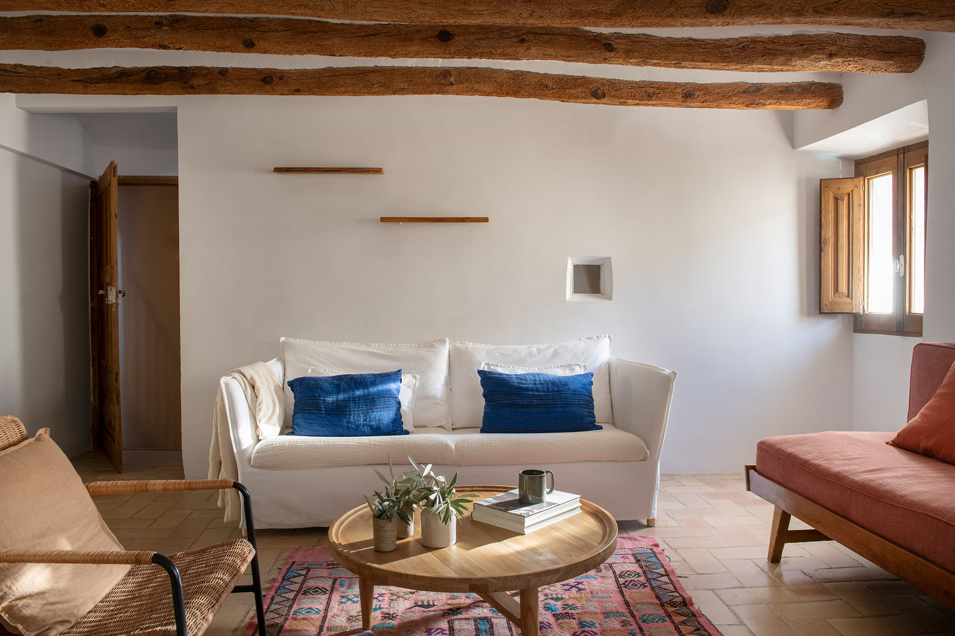 casa-maltesa_house_Catalonia-Spain_interior-sofa.jpg