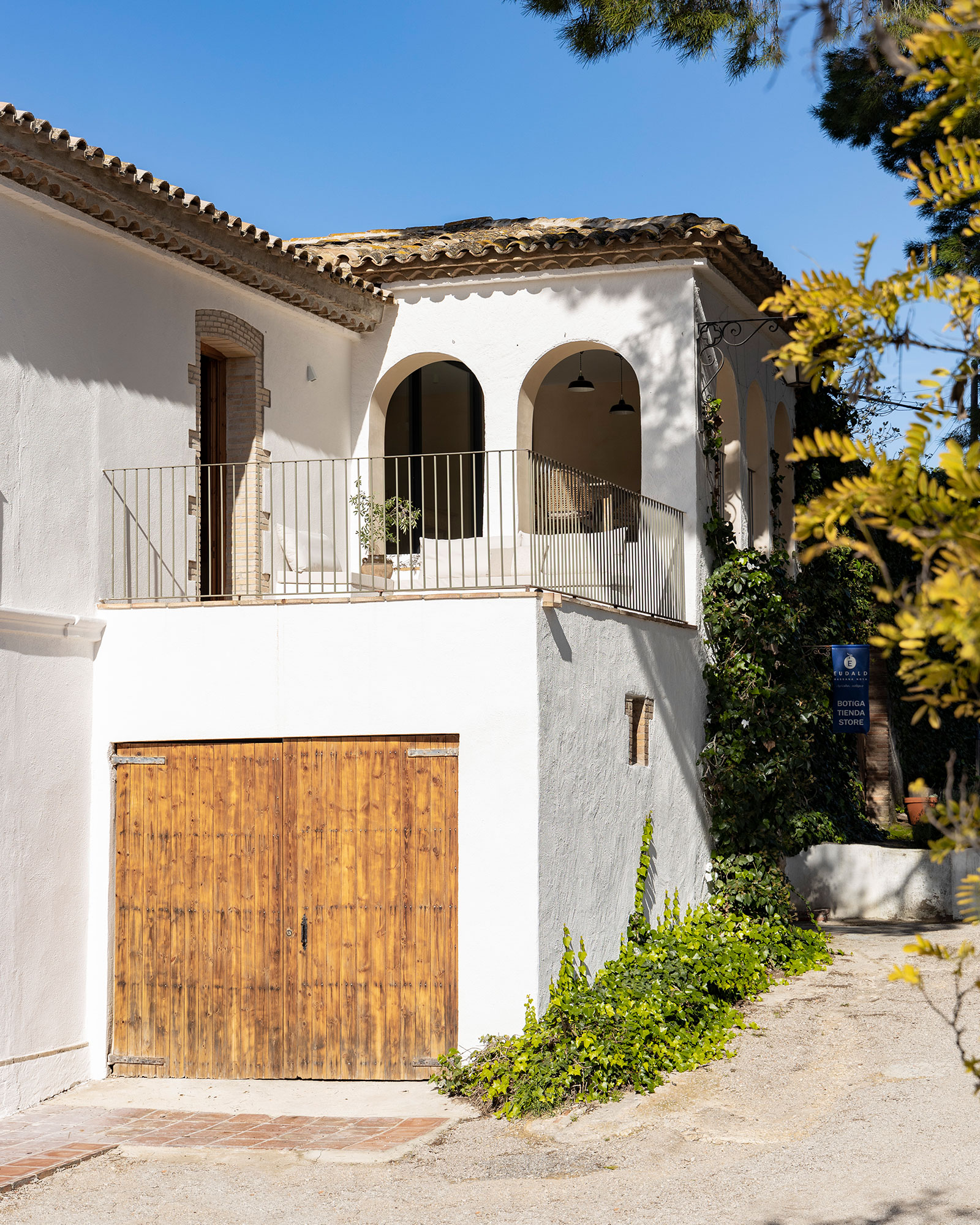 mas-grimosach_farmhouse_Catalunya-spain_exterior-facade.jpg