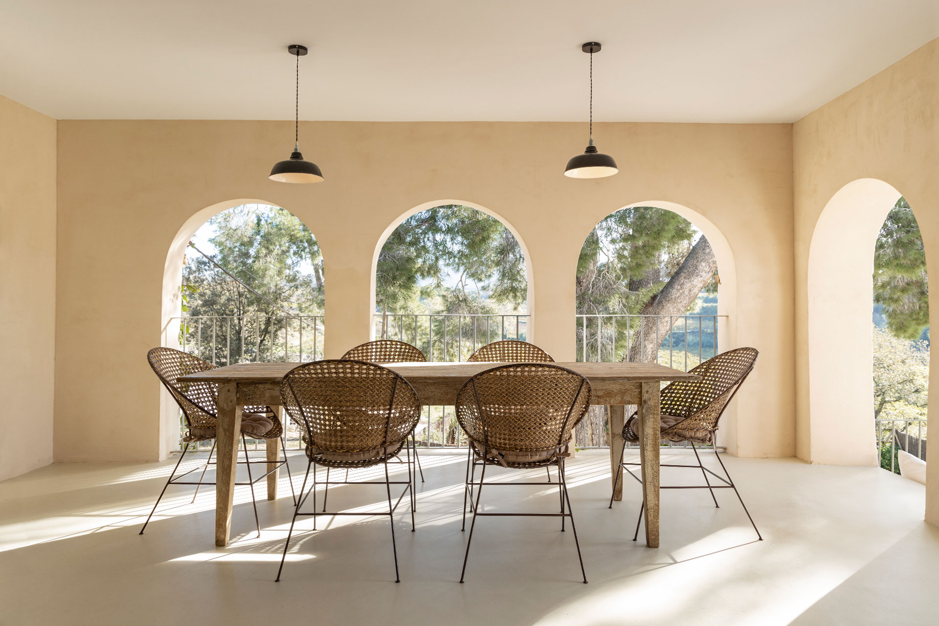 mas-grimosach_farmhouse_Catalunya-spain_exterior-table.jpg
