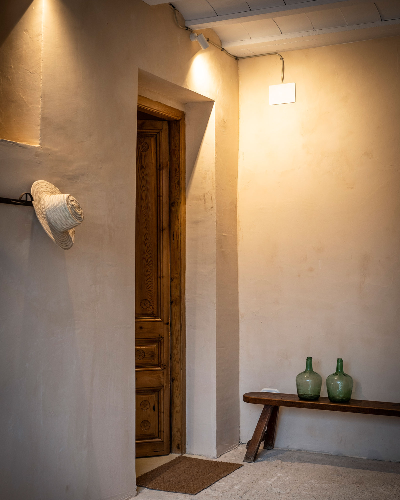 mas-grimosach_farmhouse_Catalunya-spain_interior-detail.jpg