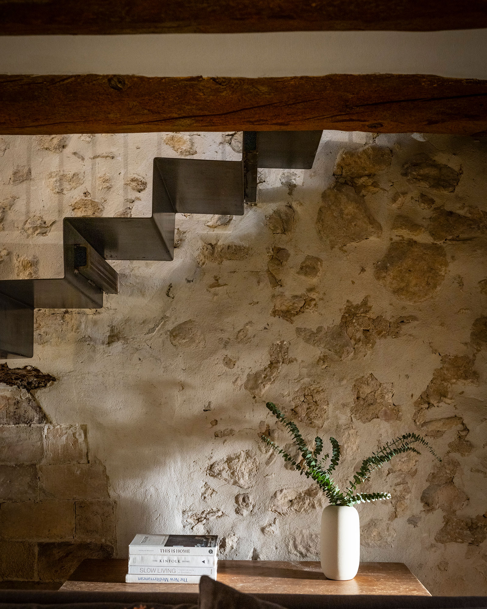 mas-grimosach_farmhouse_Catalunya-spain_interior-stairs.jpg