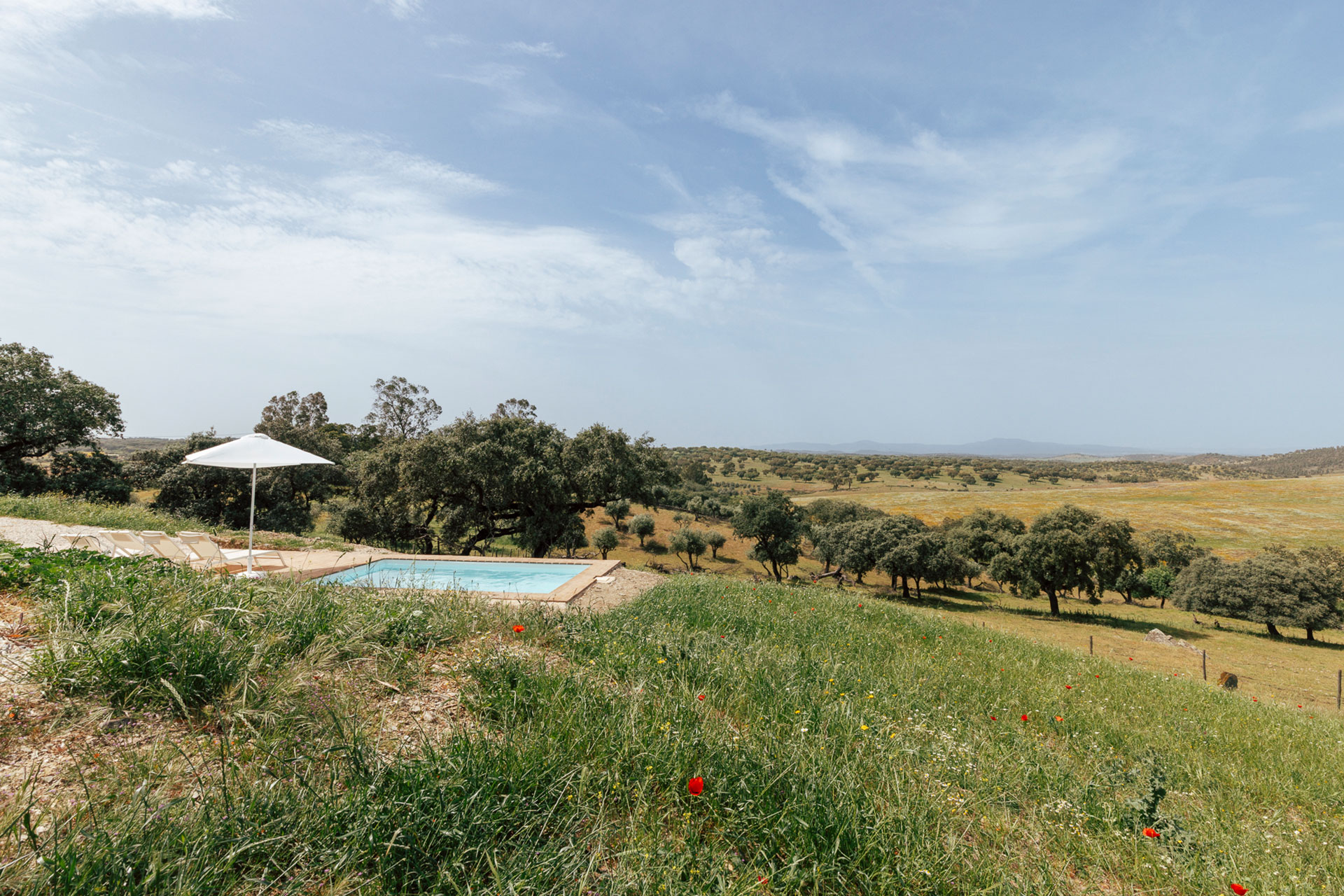 vagar-do-pastor_farmhouse_evora-portugal_exterior.jpg