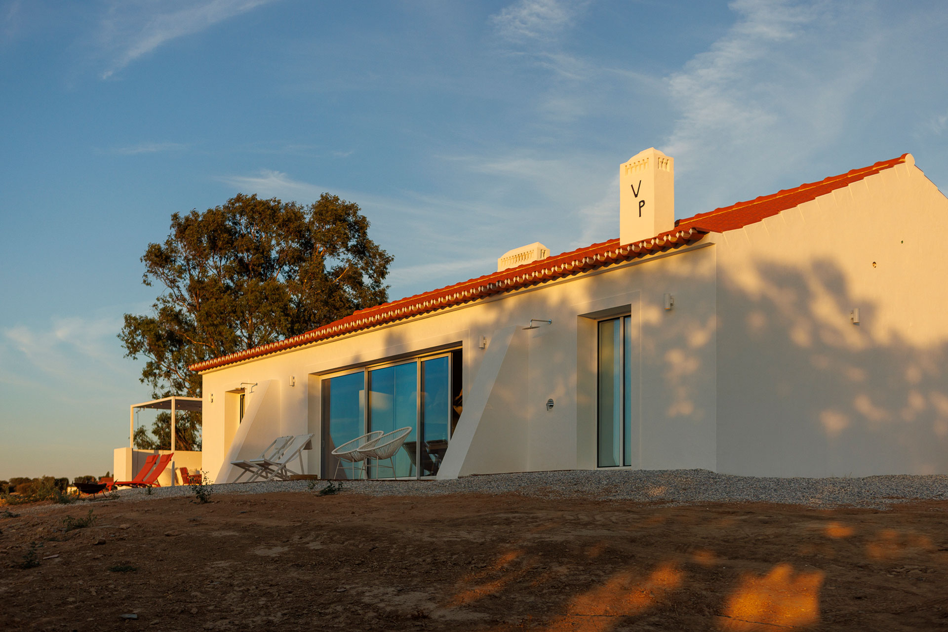 vagar-do-pastor_farmhouse_evora-portugal_exterior-facade-design.jpg