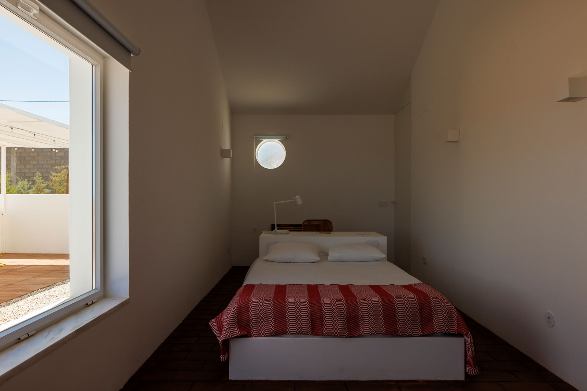 vagar-do-pastor_farmhouse_evora-portugal_interior-bedroom.jpg