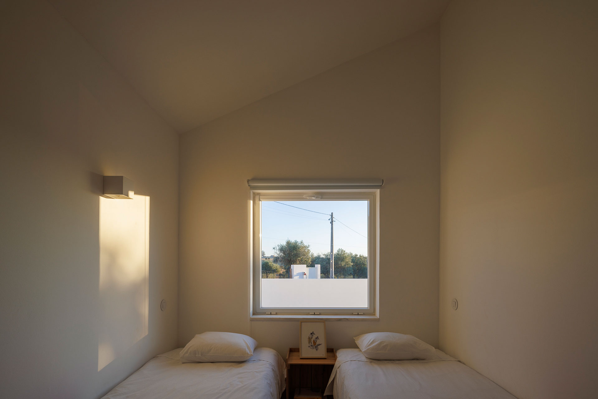 vagar-do-pastor_farmhouse_evora-portugal_interior-beds.jpg
