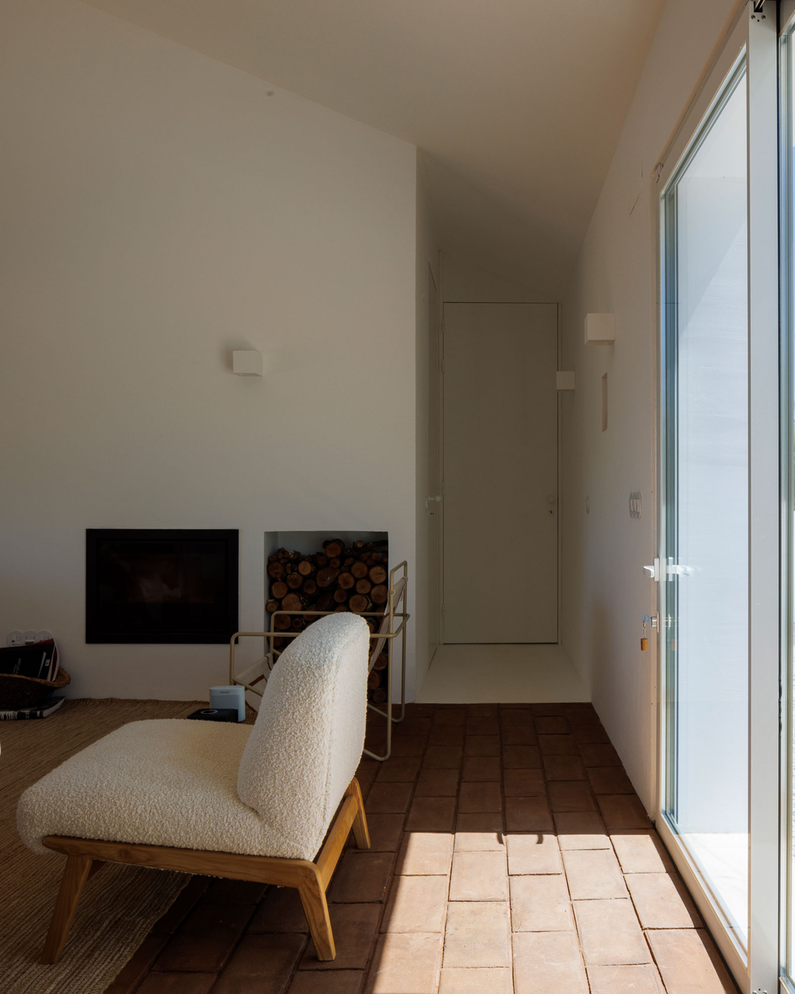 vagar-do-pastor_farmhouse_evora-portugal_interior-chair.jpg