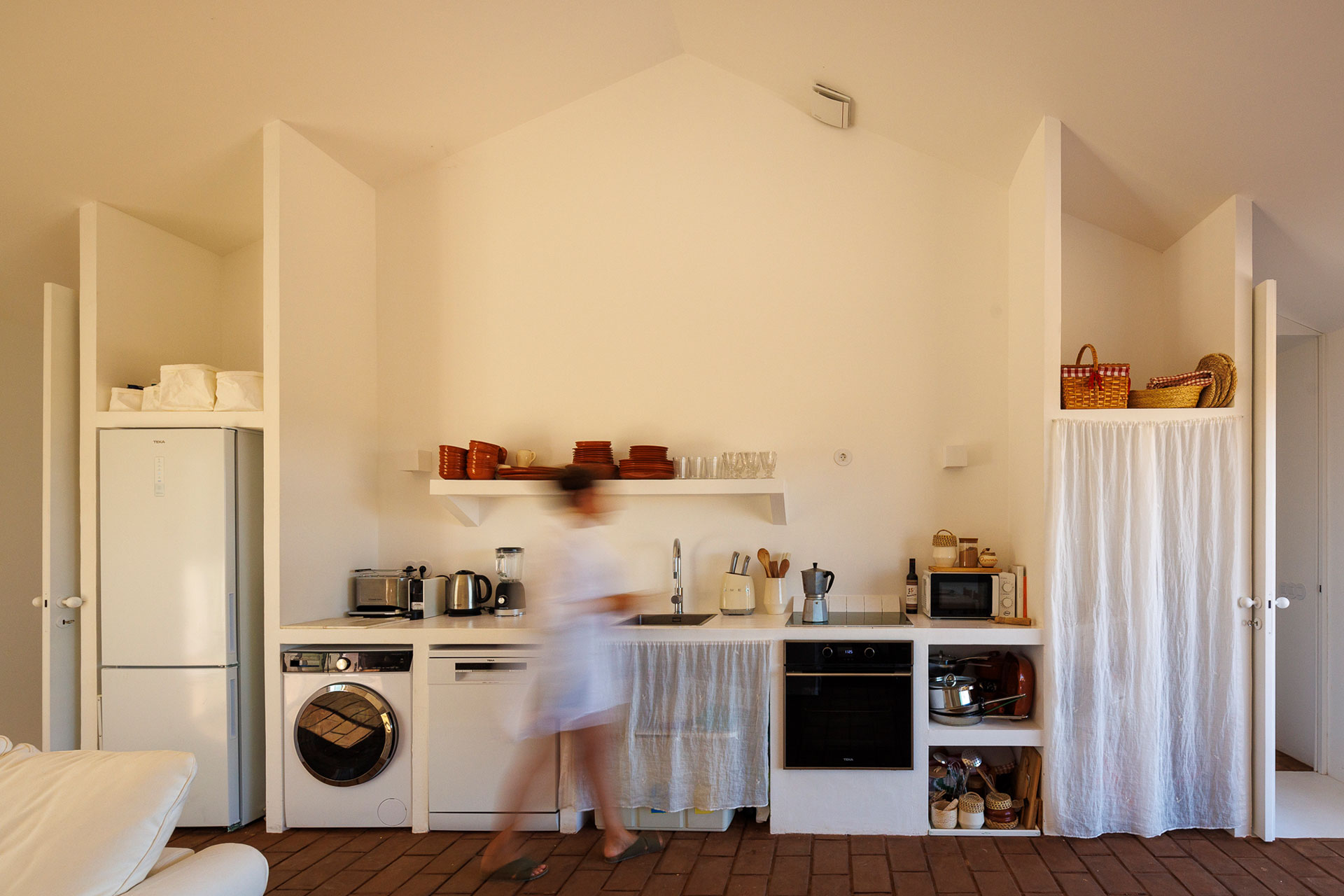 vagar-do-pastor_farmhouse_evora-portugal_interior-kitchen.jpg