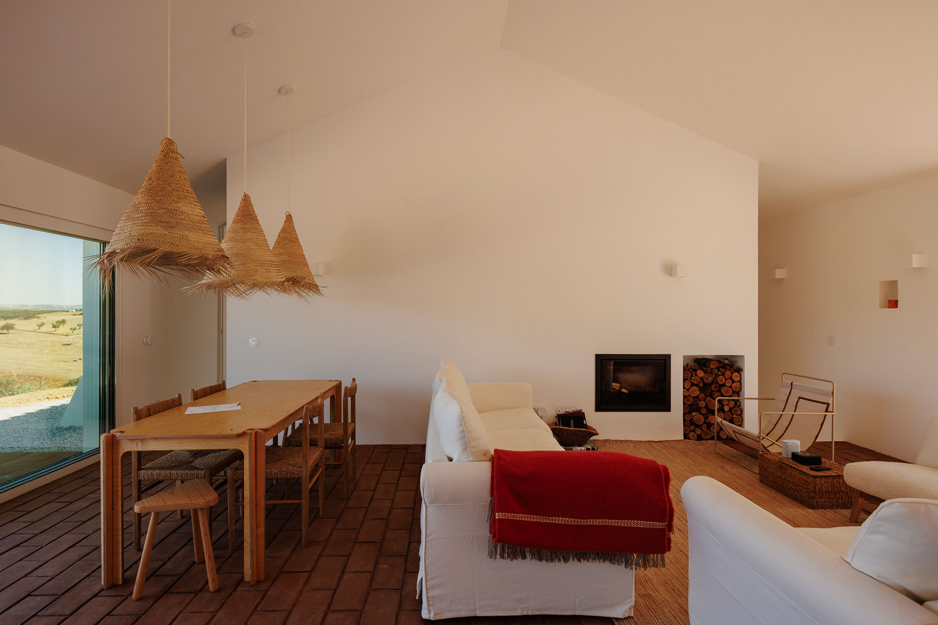vagar-do-pastor_farmhouse_evora-portugal_interior-space.jpg