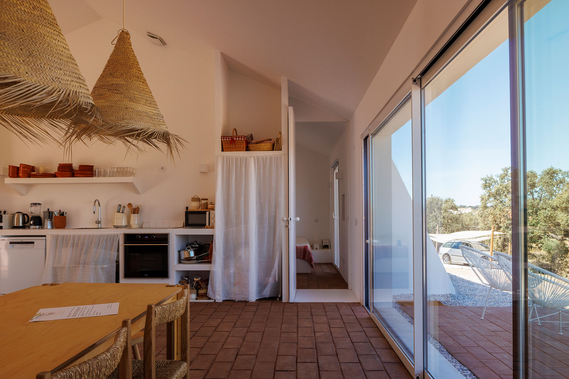 vagar-do-pastor_farmhouse_evora-portugal_interior-window.jpg
