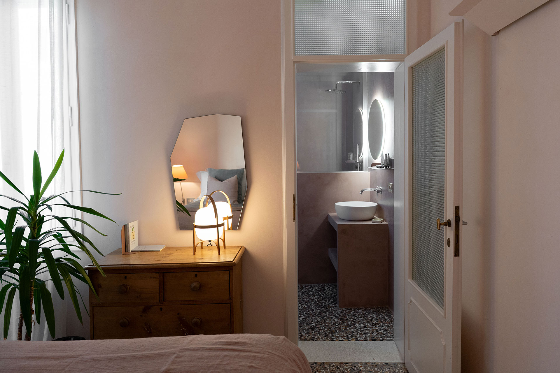 casa-della-sensa_palazzo_Veneto-italy_interior-bedroom-bath-room.jpg