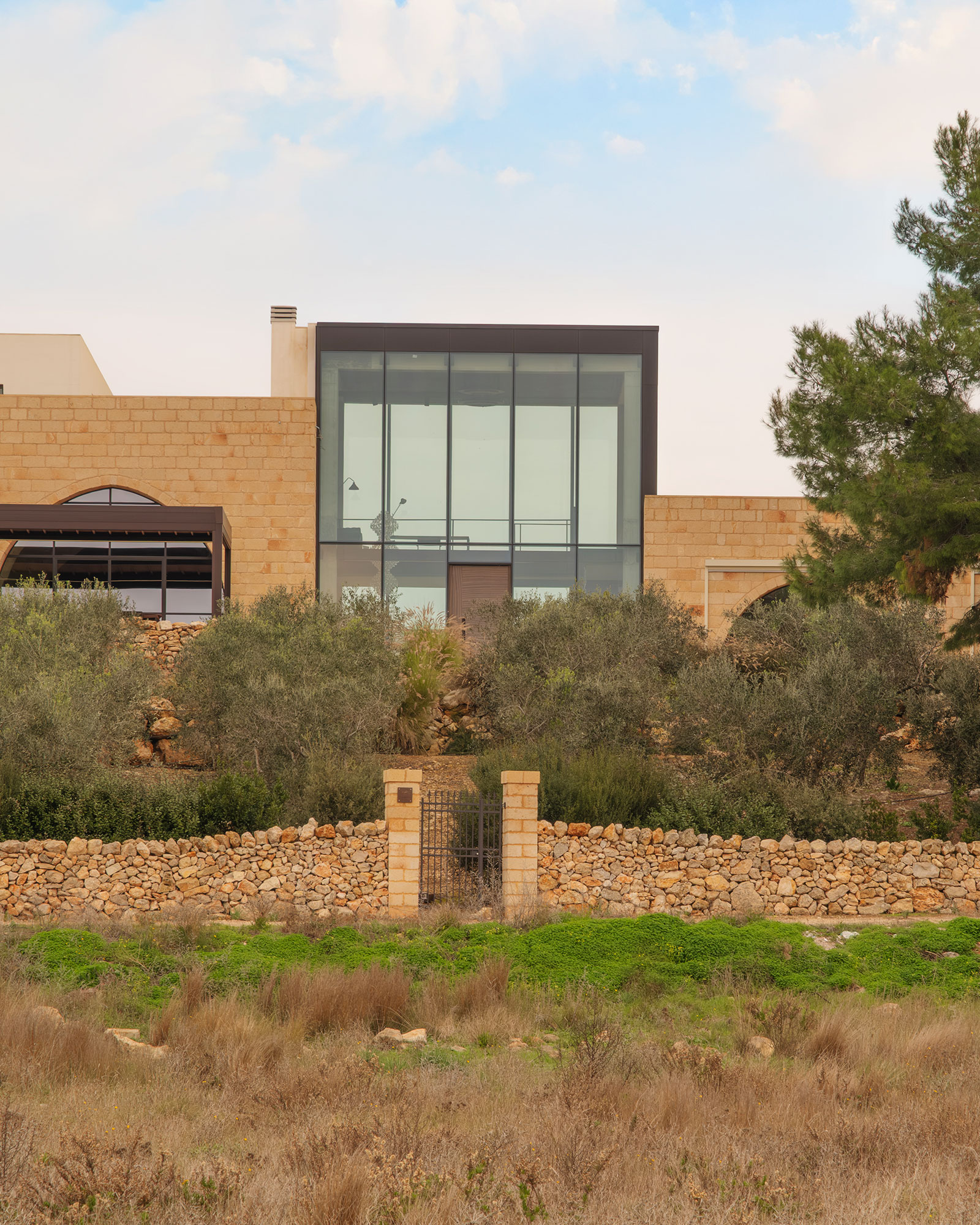 masseria-li-cafari_villa_puglia-italy_exterior-detail-facade.jpg
