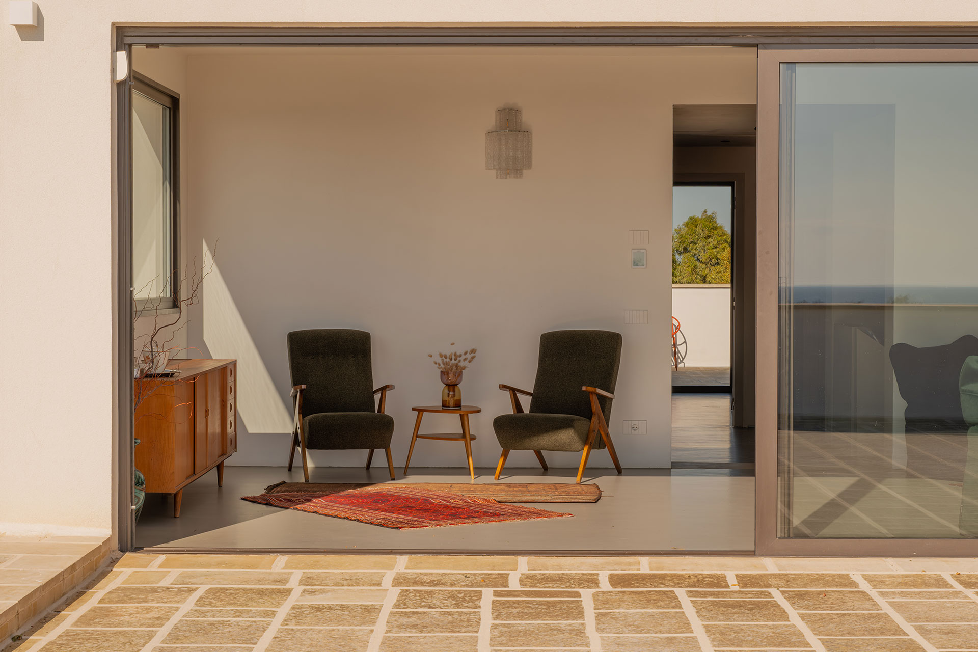 masseria-li-cafari_villa_puglia-italy_interior-chairs-detail.jpg