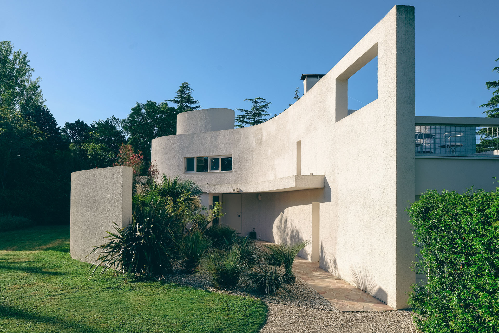 casa-ideale-villa-bank_villa_arles-france_exterior.jpg