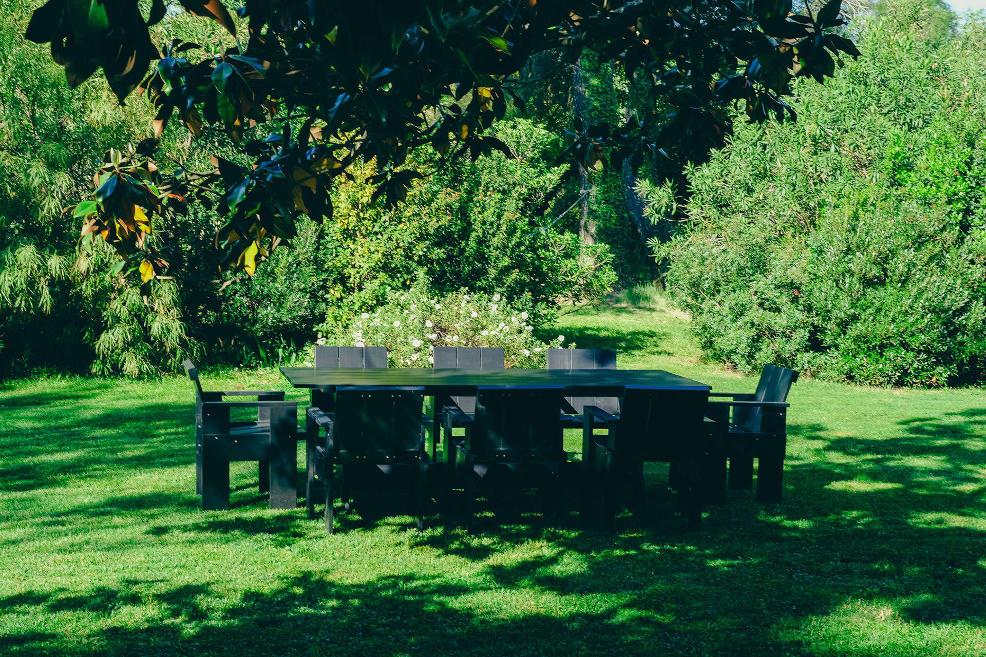 casa-ideale-villa-bank_villa_arles-france_exterior-table.jpg