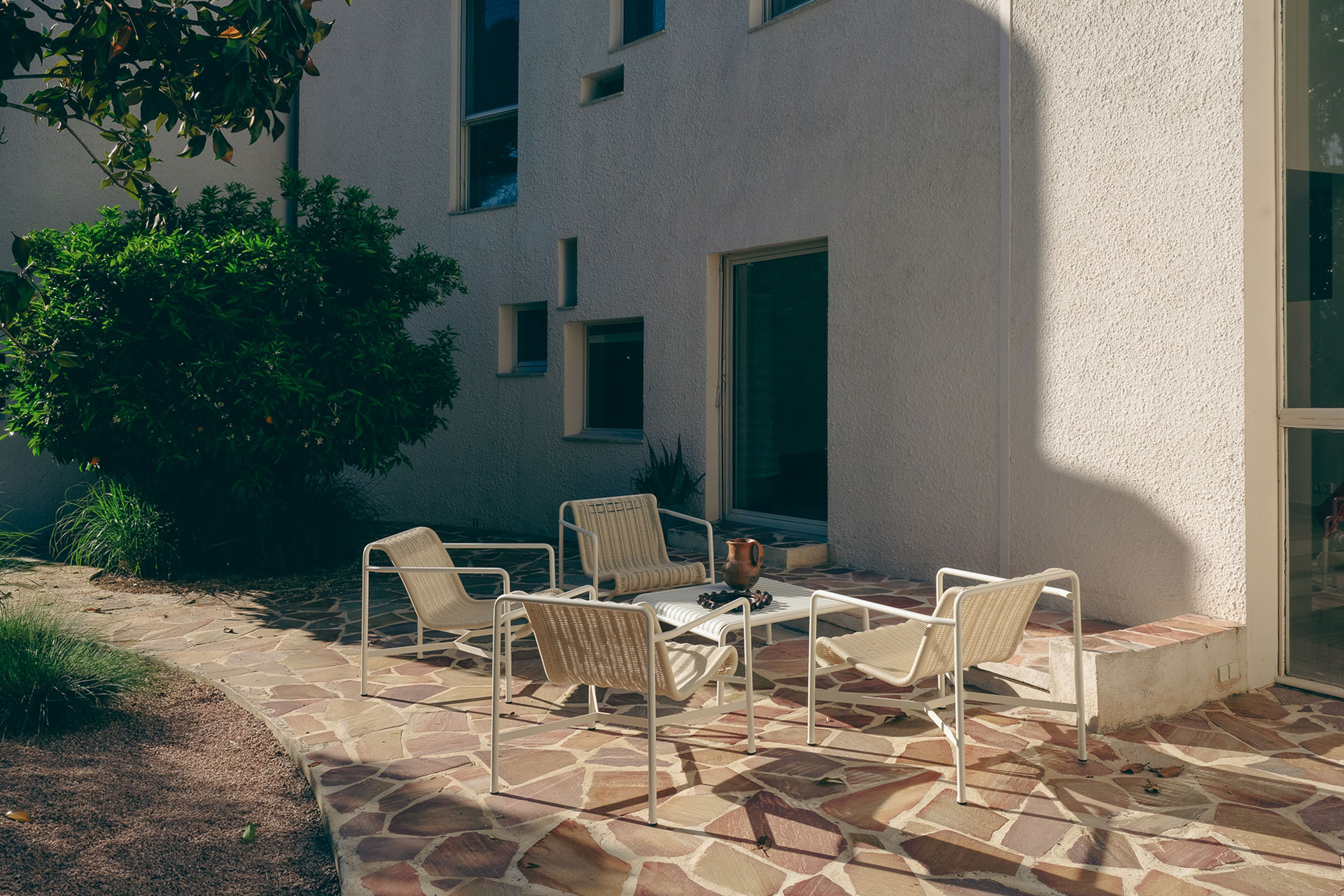 casa-ideale-villa-bank_villa_arles-france_exterior-terrace.jpg