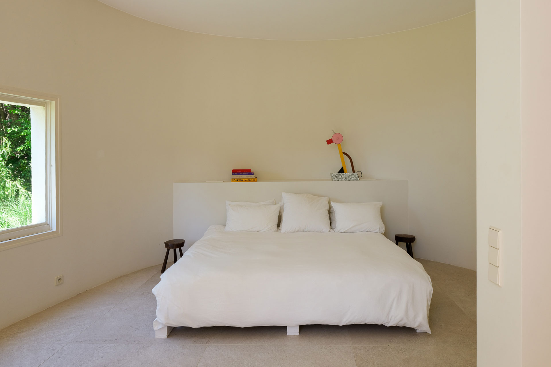 casa-ideale-villa-bank_villa_arles-france_interior-bedroom-design.jpg