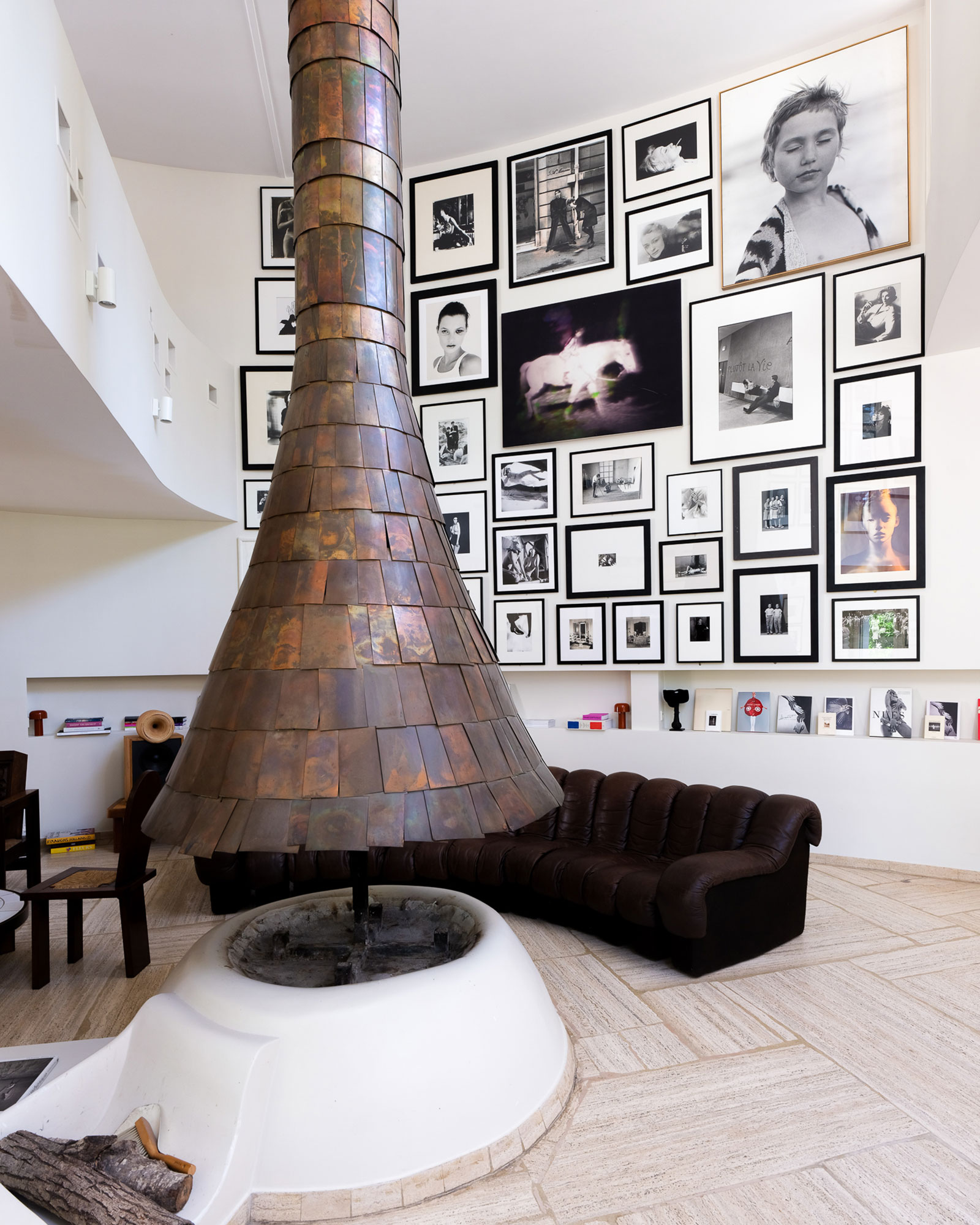 casa-ideale-villa-bank_villa_arles-france_interior-fire.jpg