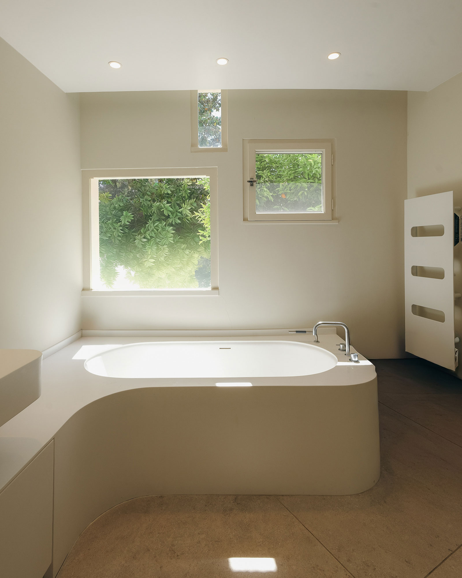 casa-ideale-villa-bank_villa_arles-france_interior-jacuzzi.jpg