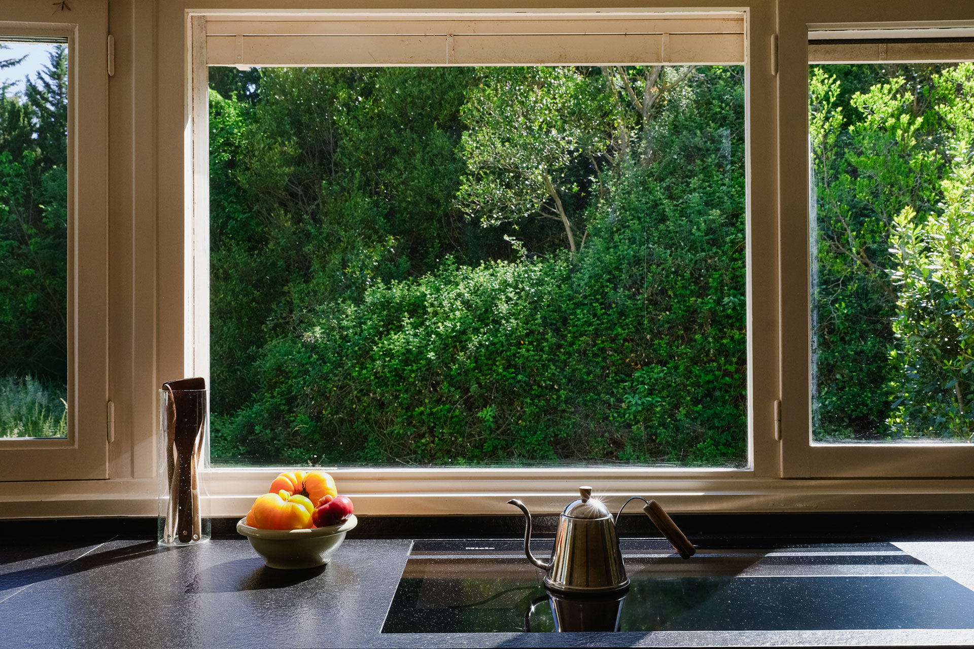 casa-ideale-villa-bank_villa_arles-france_interior-kitchen-view.jpg
