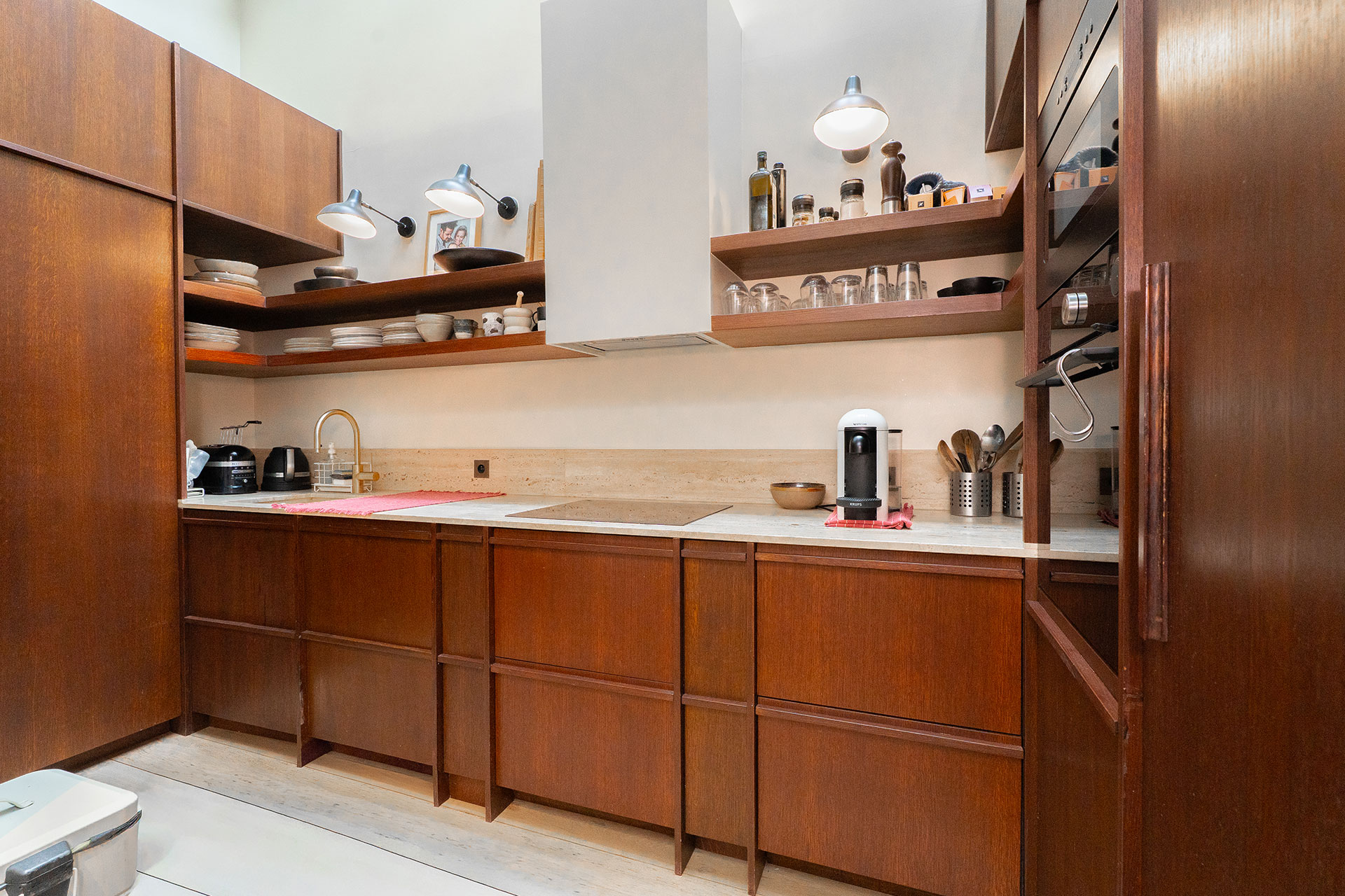 the-golden-light-house_apartment_paris-france_interior-kitchen.jpg