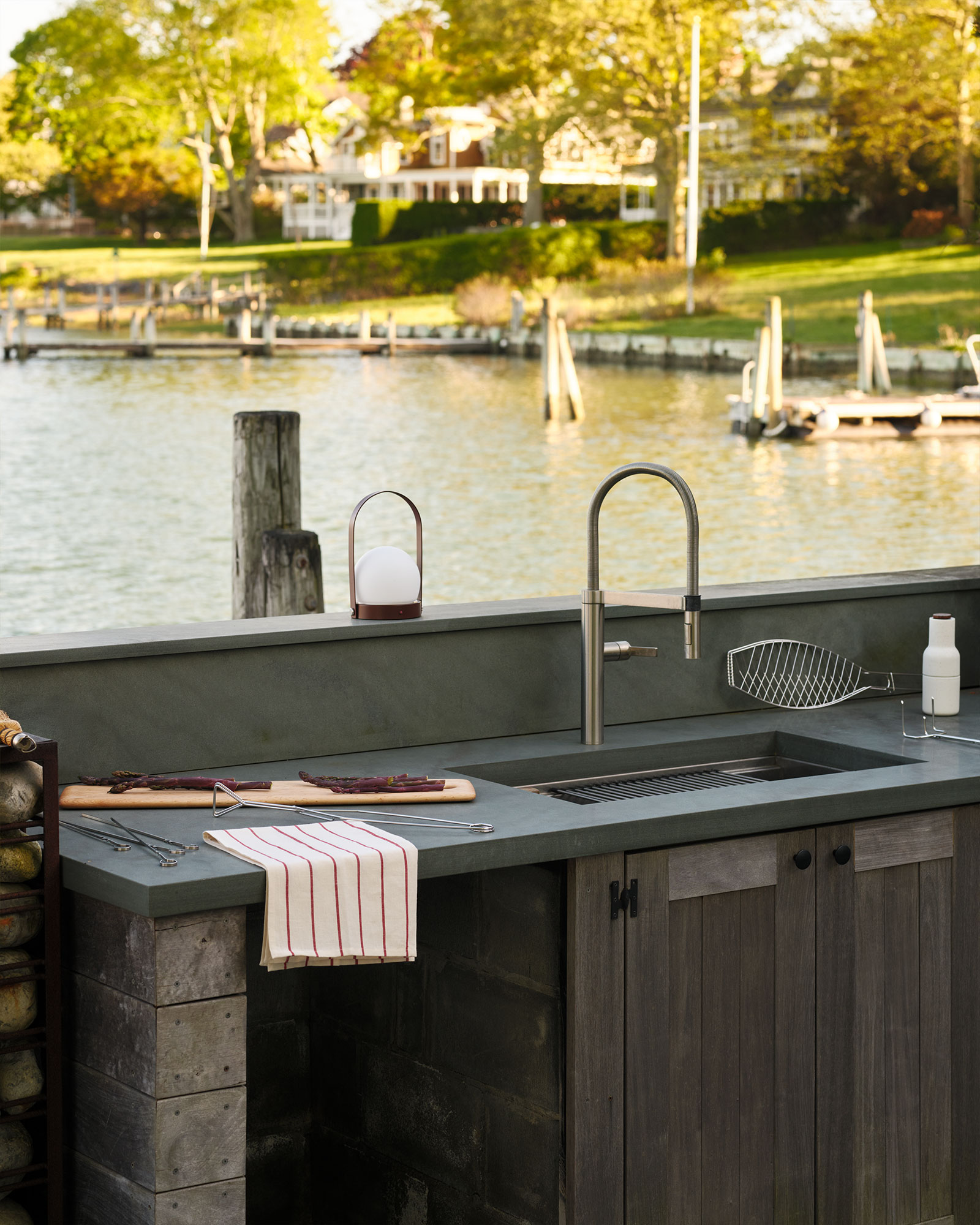 the-boat-house-shelter-island_house_shelter-island-new-york-usa_exterior-detail.jpg