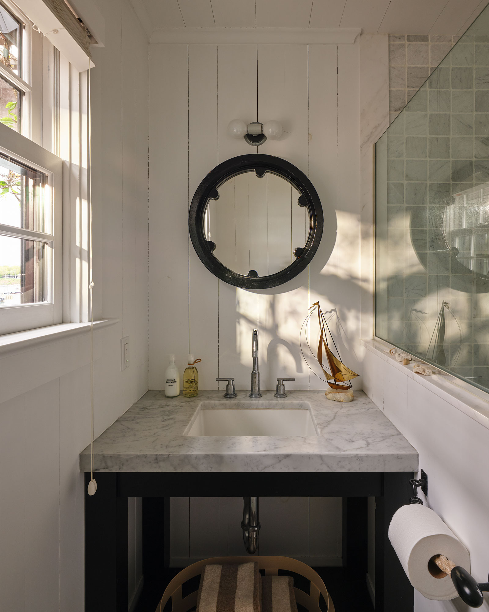 the-boat-house-shelter-island_house_shelter-island-new-york-usa_interior-bathroom-design.jpg