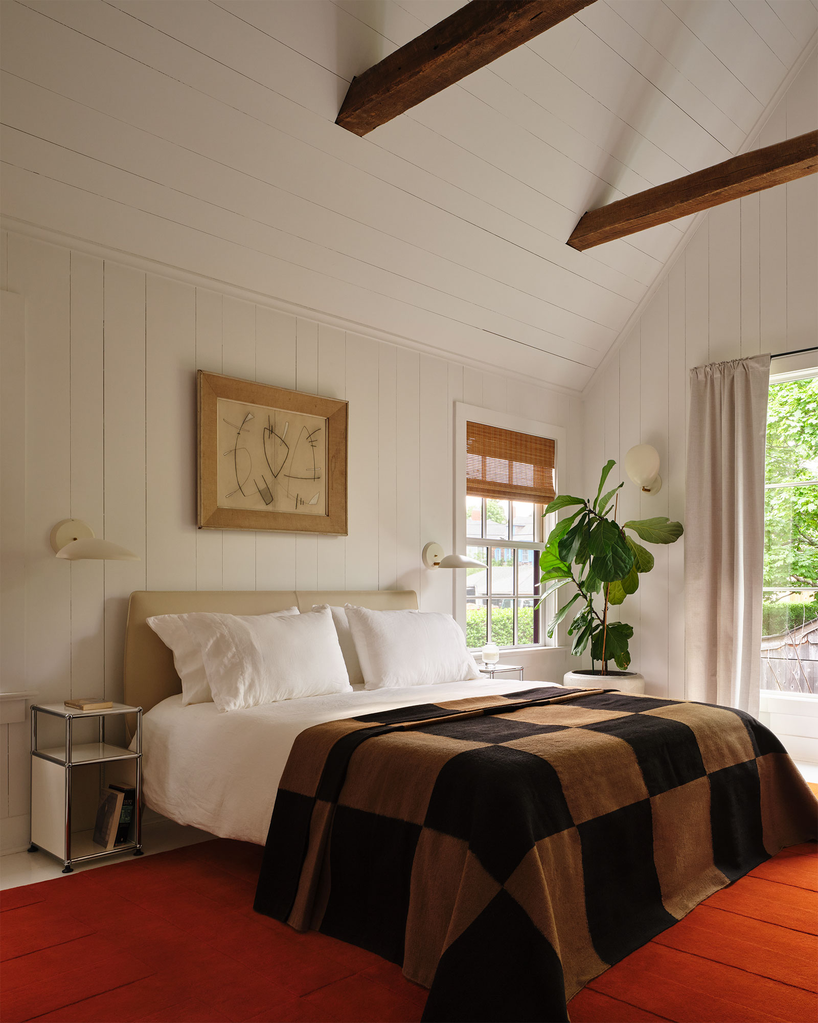 the-boat-house-shelter-island_house_shelter-island-new-york-usa_interior-bedroom-detail.jpg