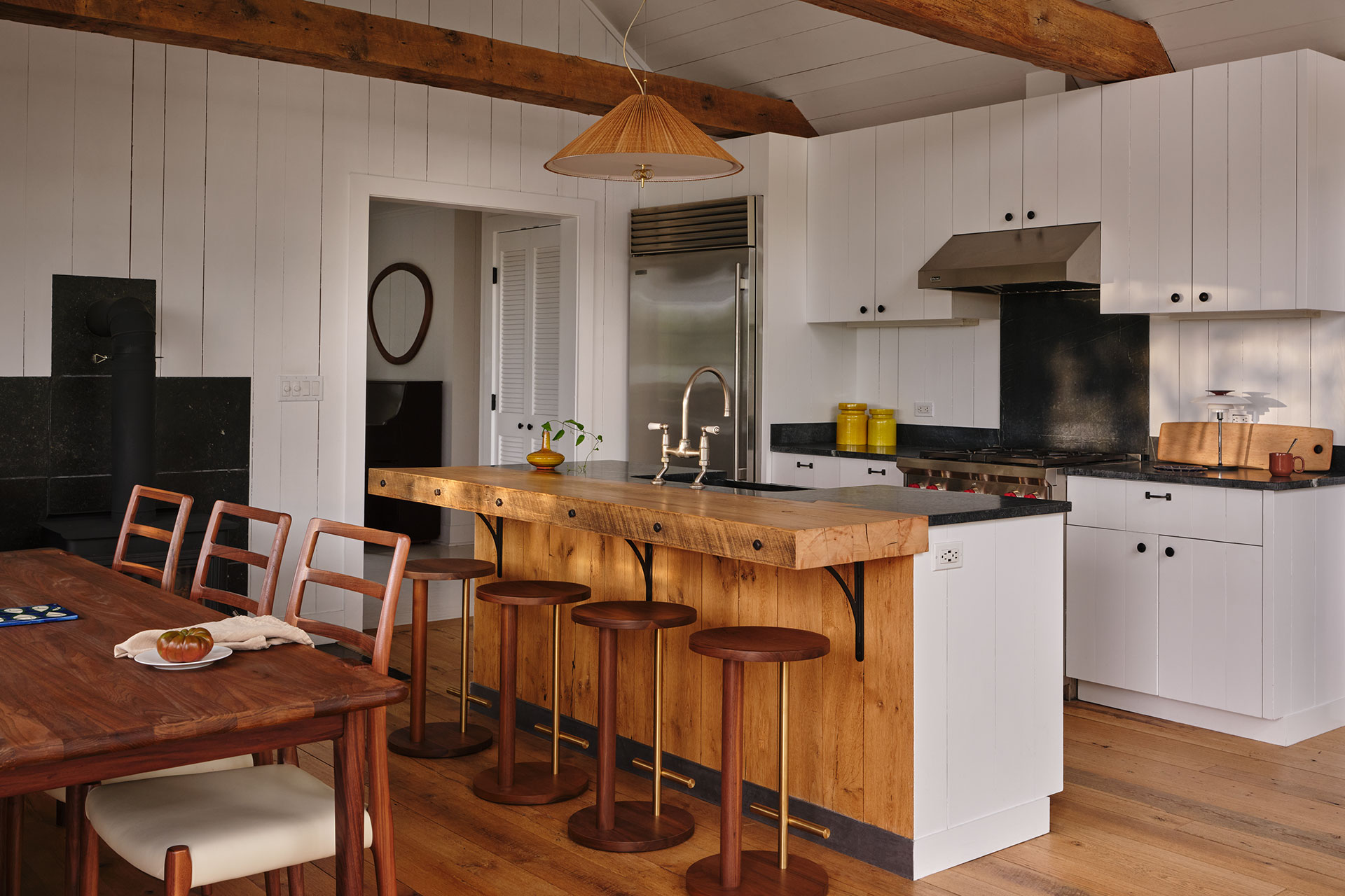 the-boat-house-shelter-island_house_shelter-island-new-york-usa_interior-kitchen.jpg