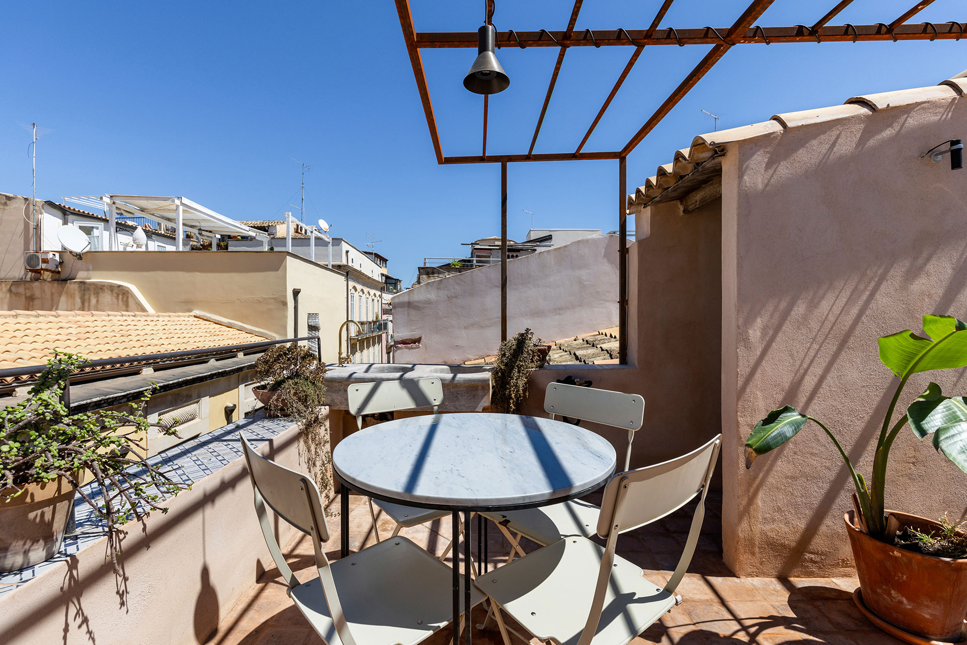 casa-lureca_house_sicily-italy_exterior-table.jpg