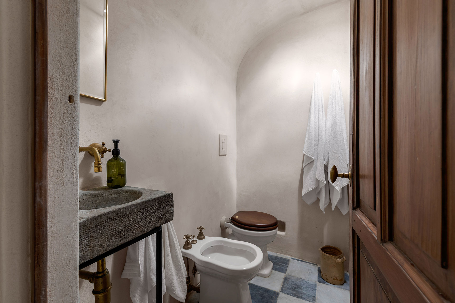 casa-lureca_house_sicily-italy_interior-bath-room.jpg