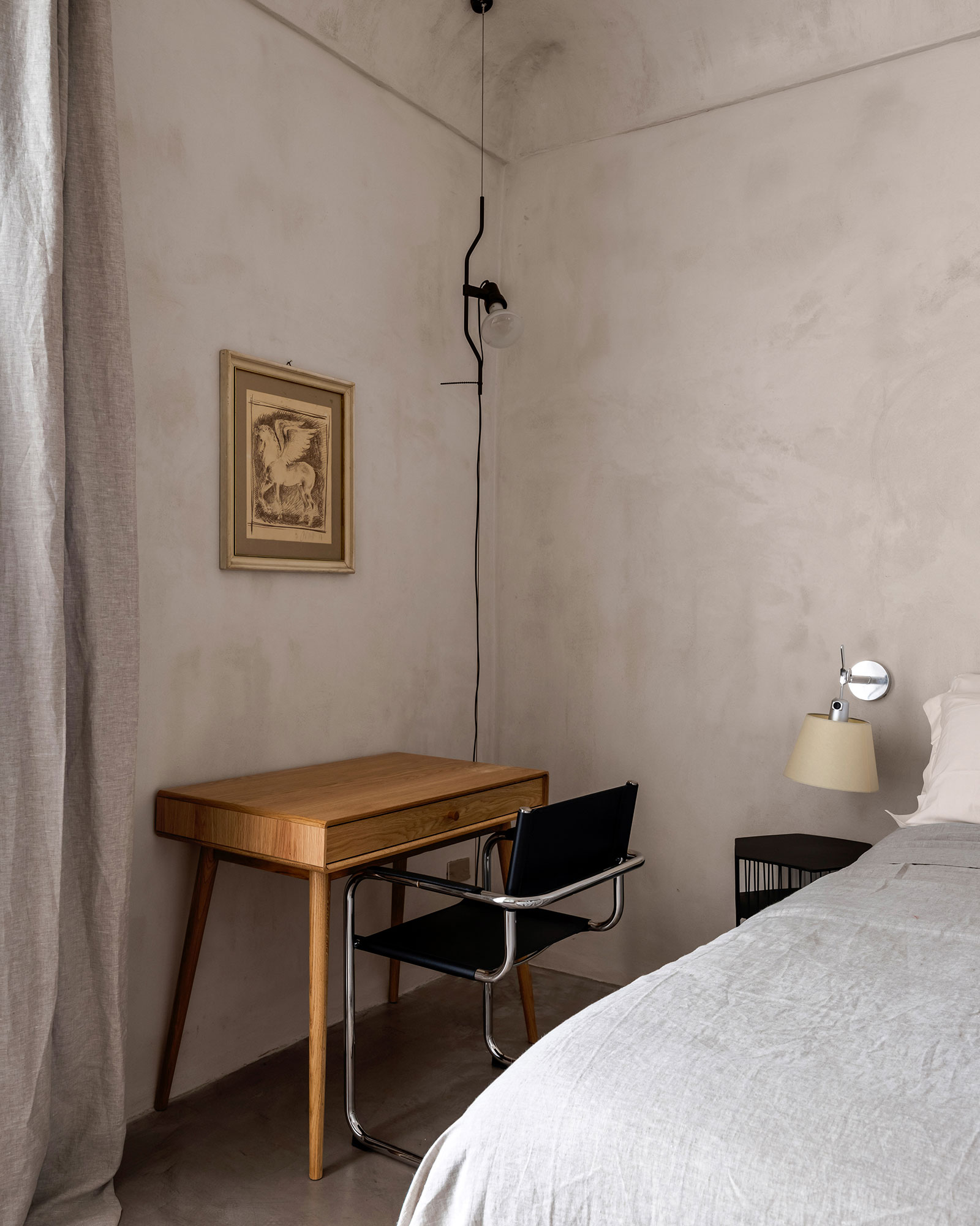 casa-lureca_house_sicily-italy_interior-desk.jpg