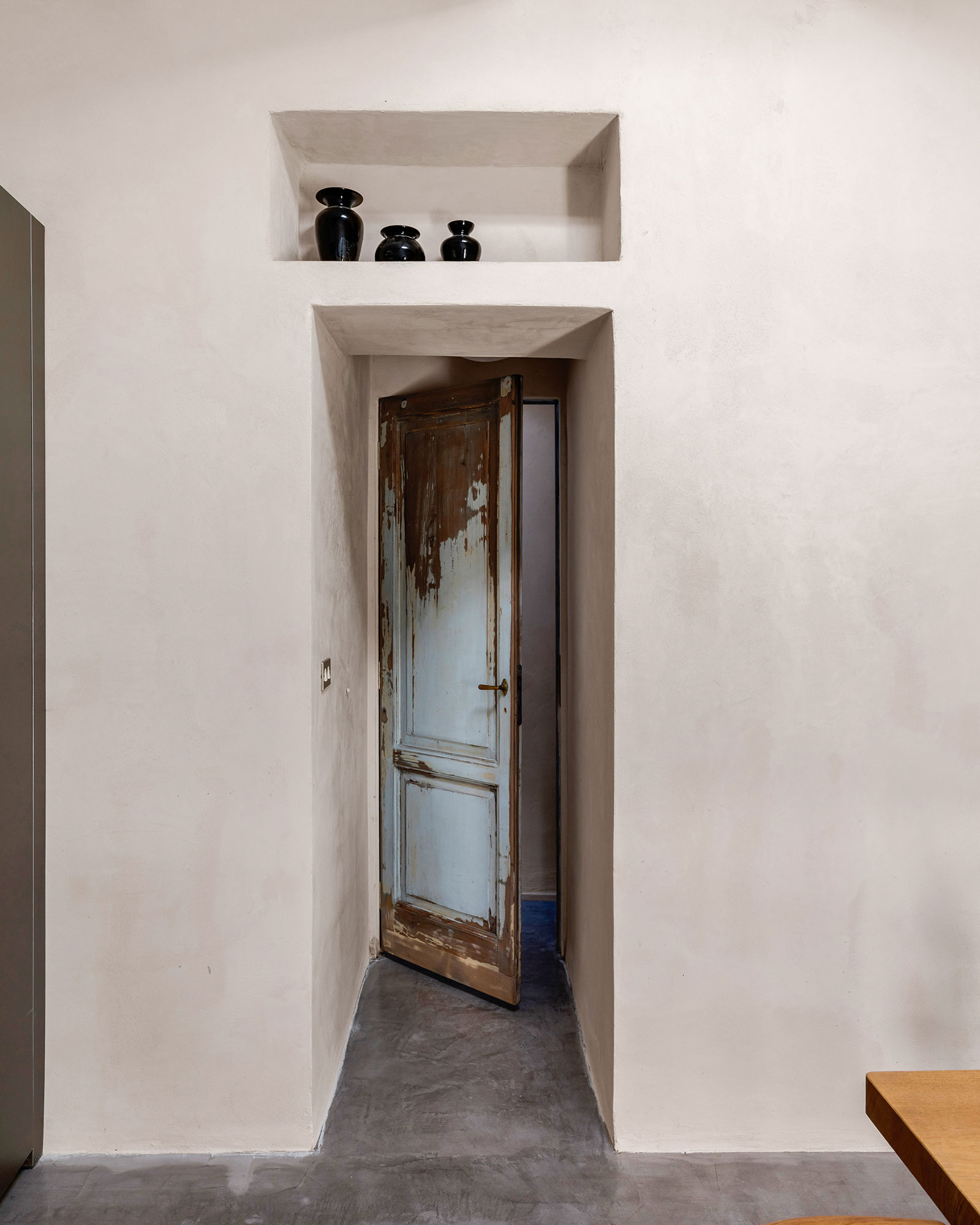 casa-lureca_house_sicily-italy_interior-door.jpg