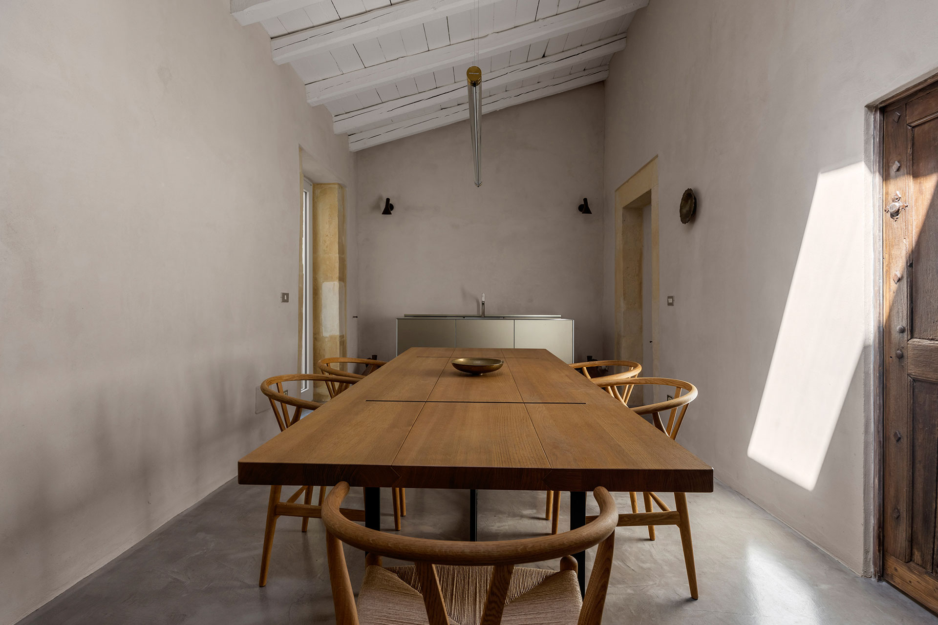 casa-lureca_house_sicily-italy_interior-table.jpg