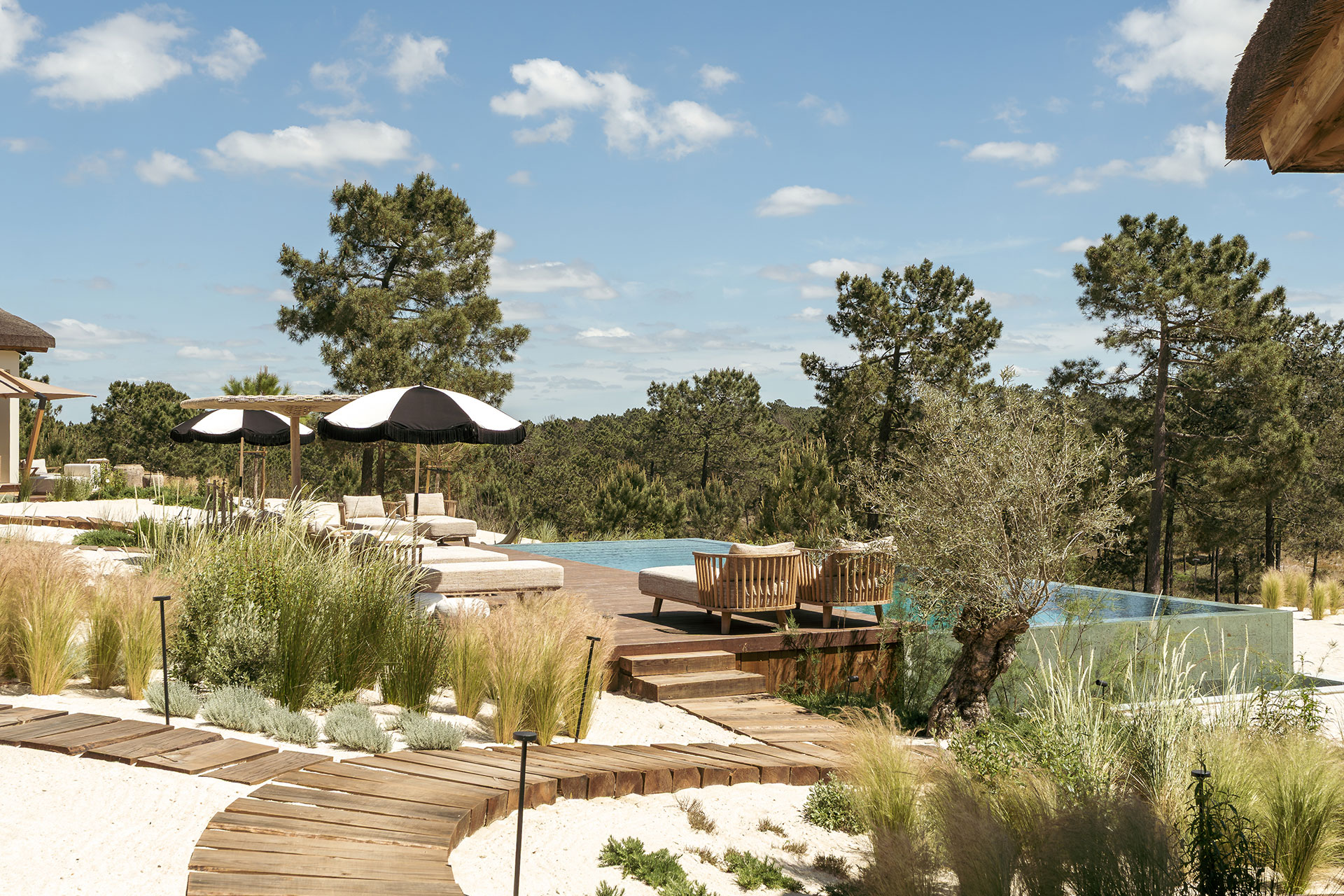 villa-stark_villa_comporta-setubal-portugal_exterior-design-space.jpg