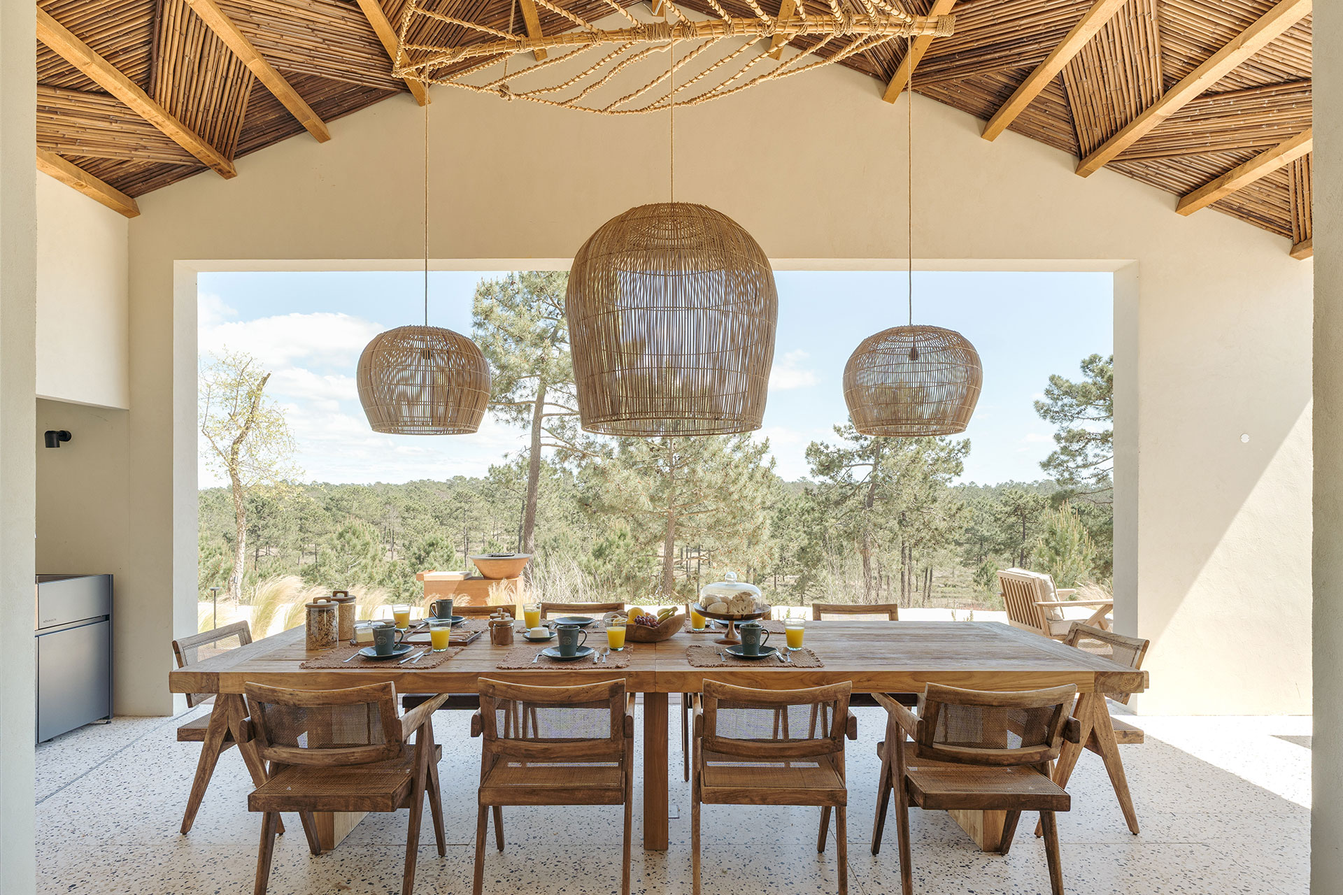 villa-stark_villa_comporta-setubal-portugal_exterior-dining-table.jpg
