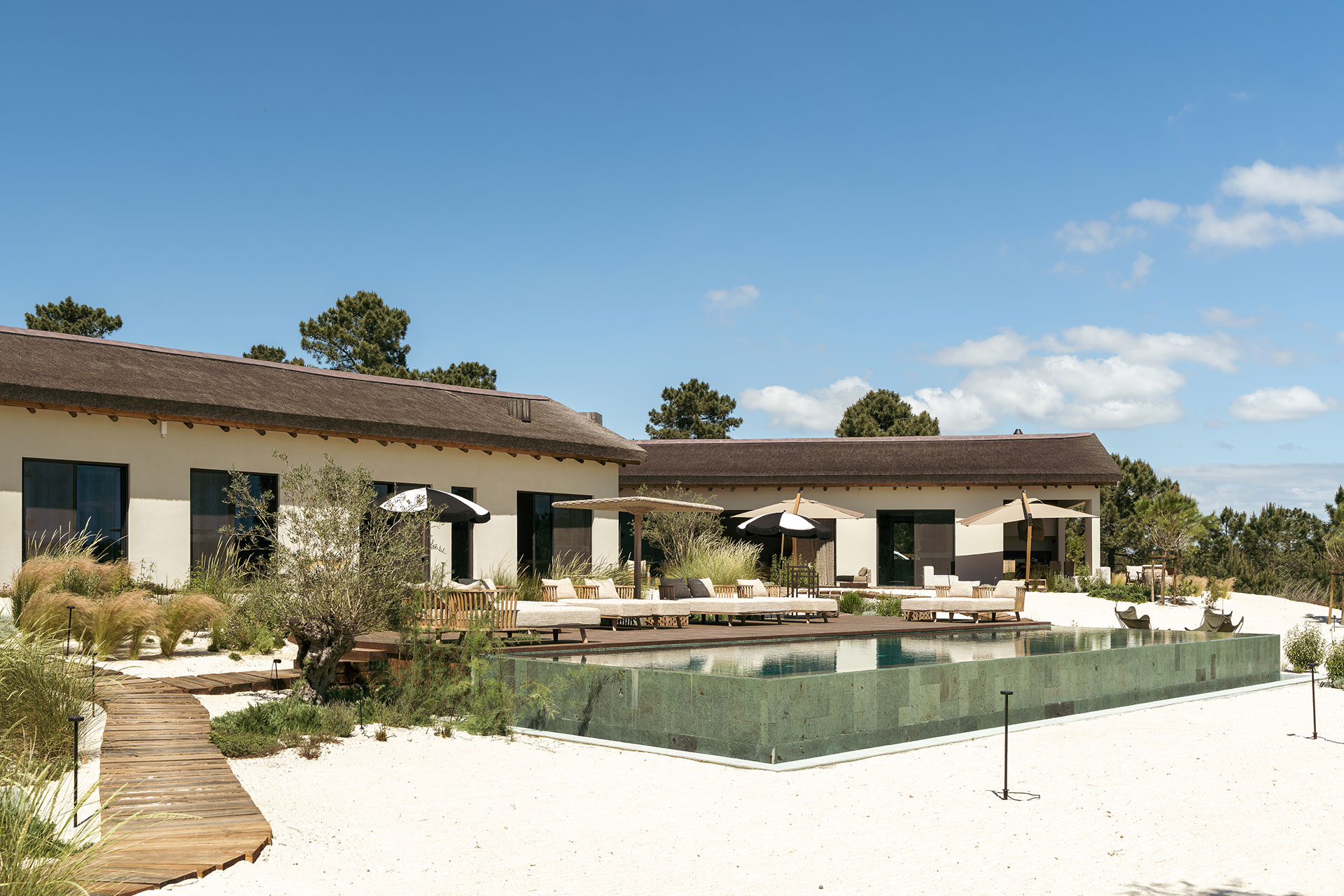 villa-stark_villa_comporta-setubal-portugal_exterior-facade-space.jpg
