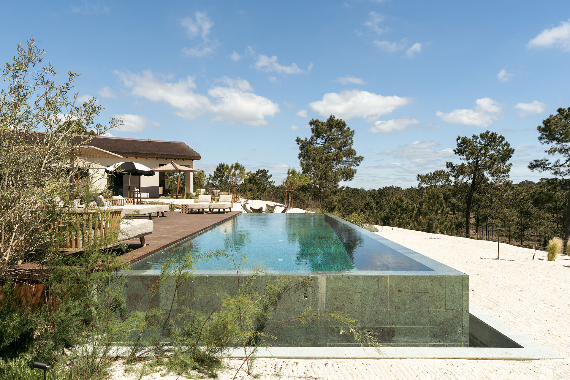 villa-stark_villa_comporta-setubal-portugal_exterior-pool.jpg
