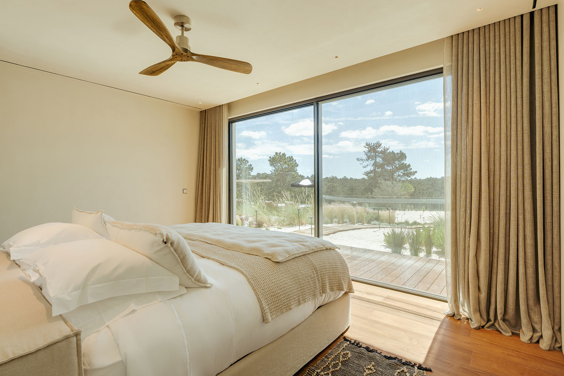 villa-stark_villa_comporta-setubal-portugal_interior-bed-room-window.jpg