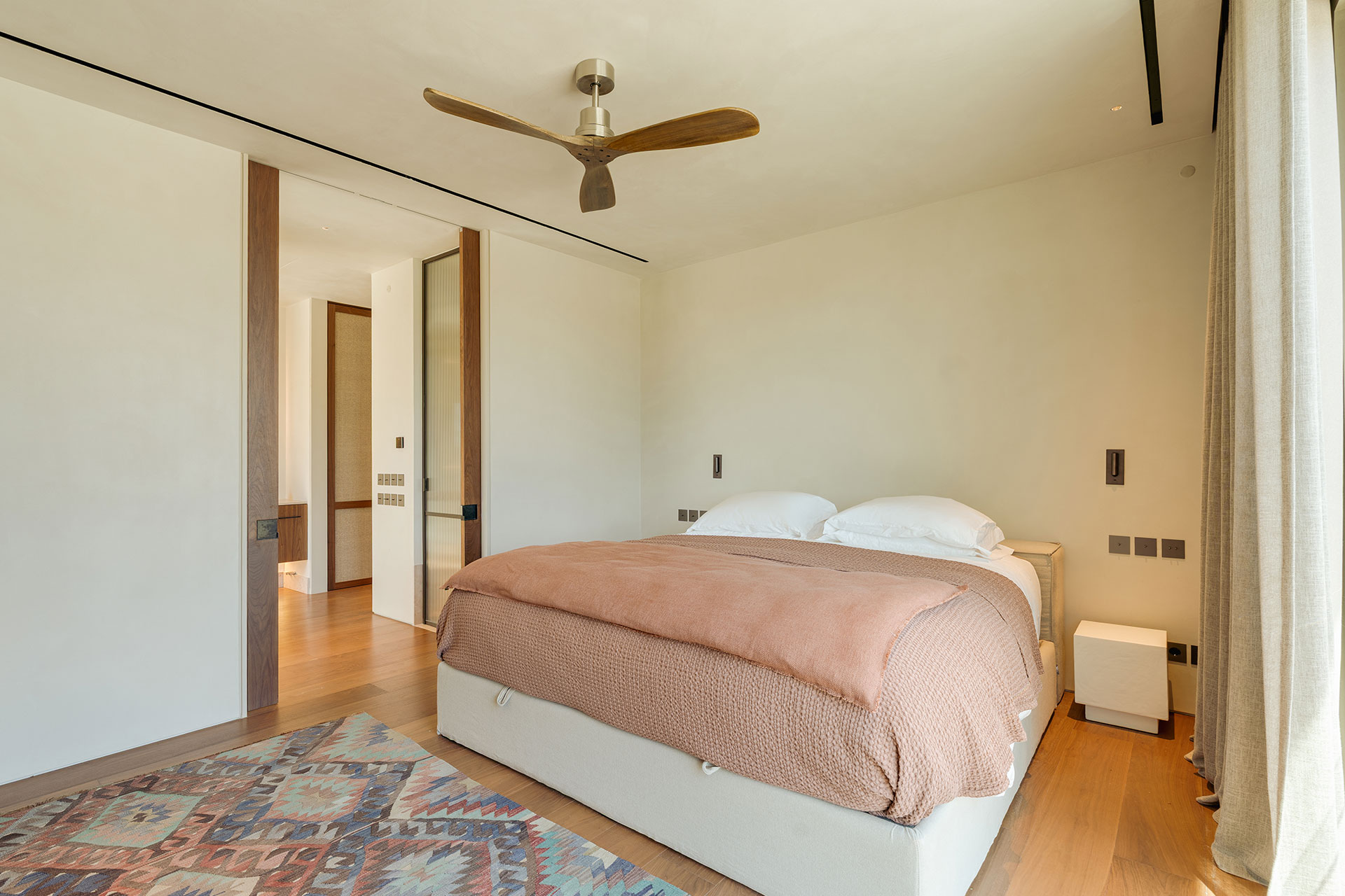 villa-stark_villa_comporta-setubal-portugal_interior-bedroom.jpg